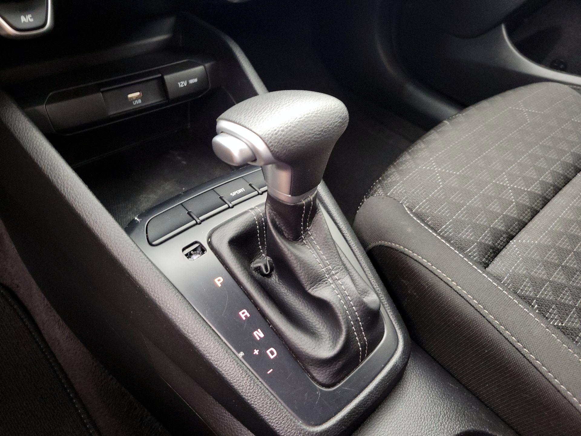 Thumbnail: 2023 Kia Rio - 17