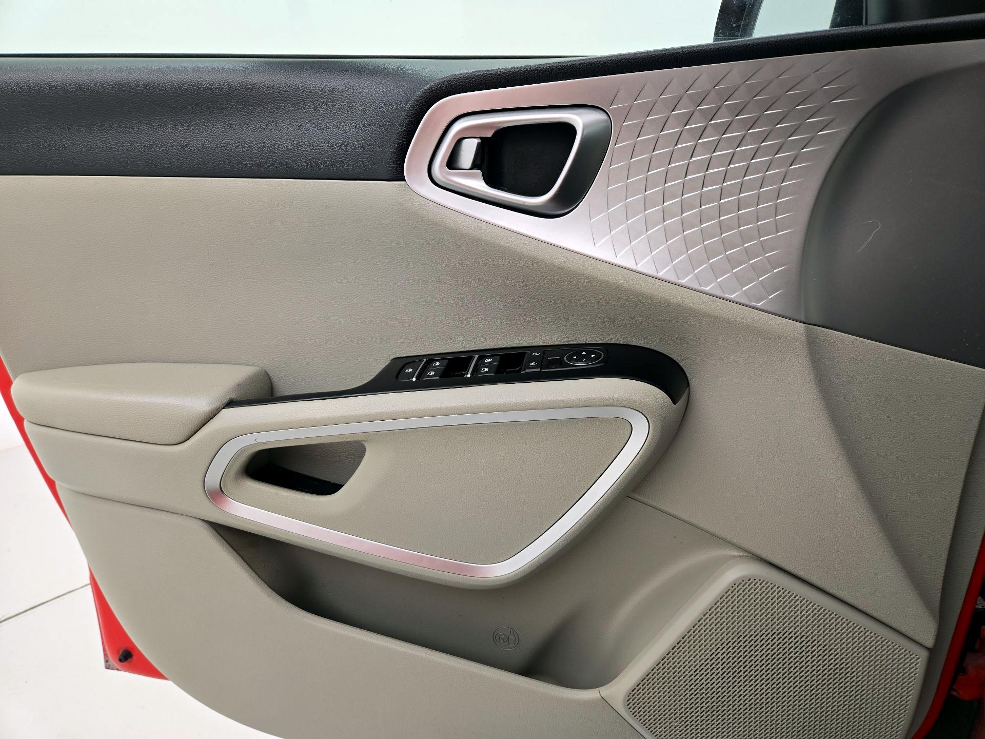 Thumbnail: 2022 Kia Soul - 12