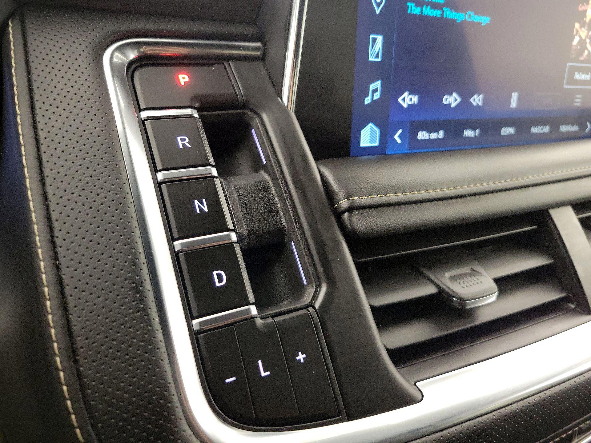 Thumbnail: 2023 Chevrolet Suburban - 17