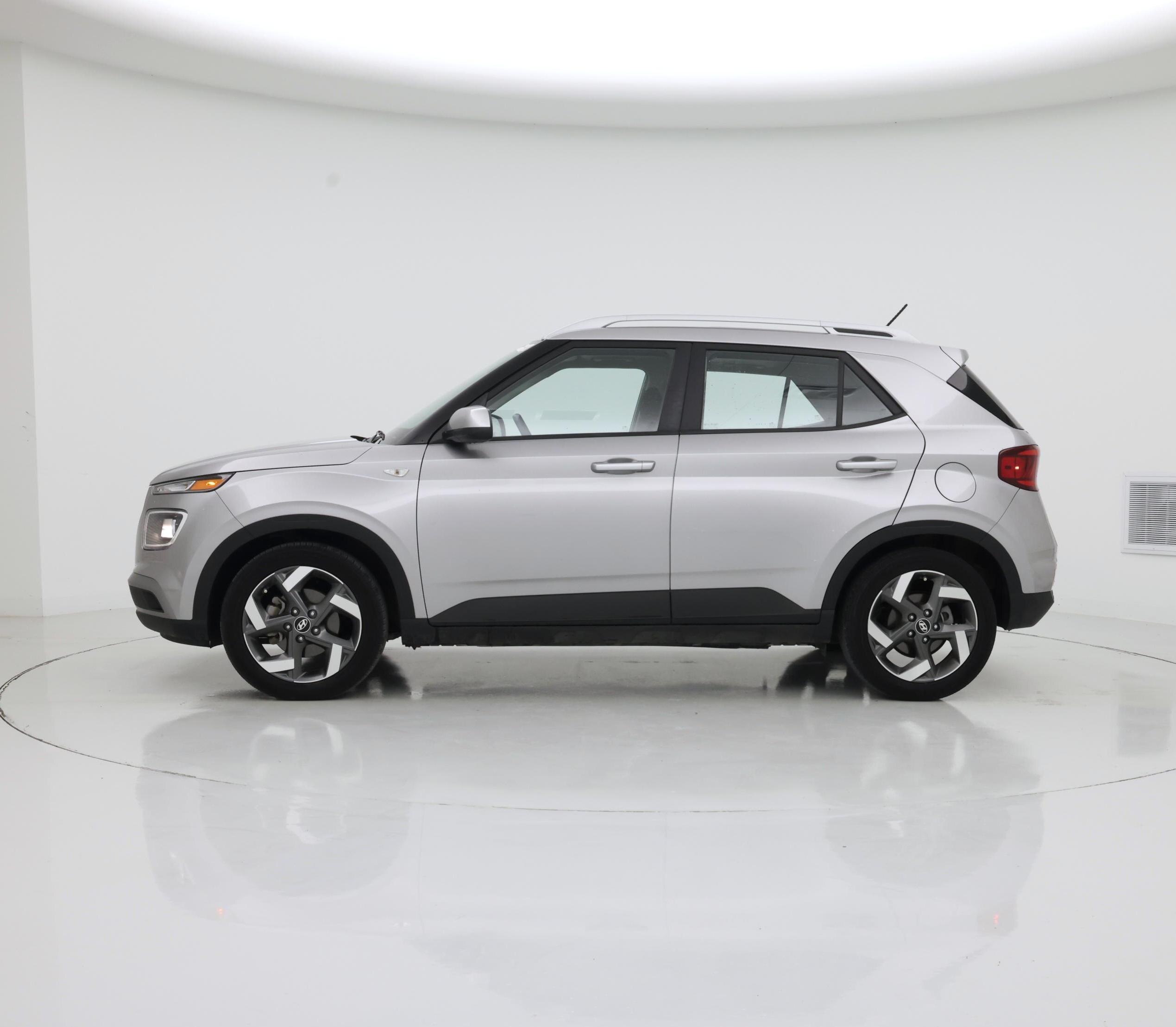 Thumbnail: 2023 Hyundai Venue - 3