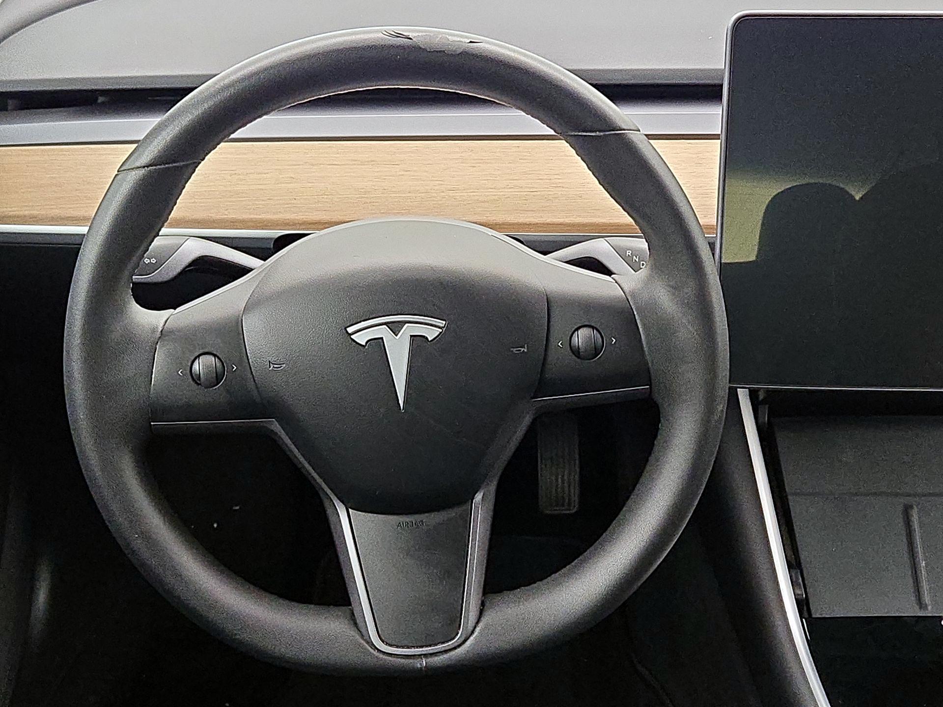 Thumbnail: 2020 Tesla Model 3 - 10