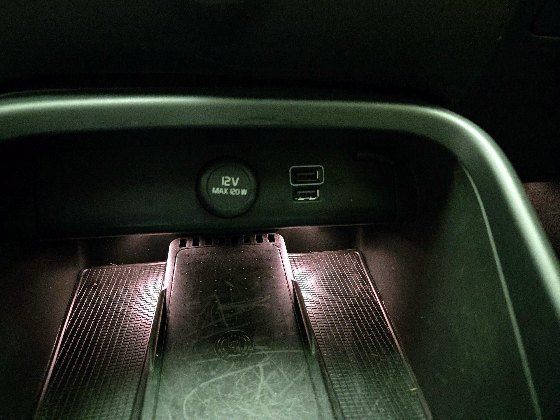 Thumbnail: 2021 Volvo XC40 - 18