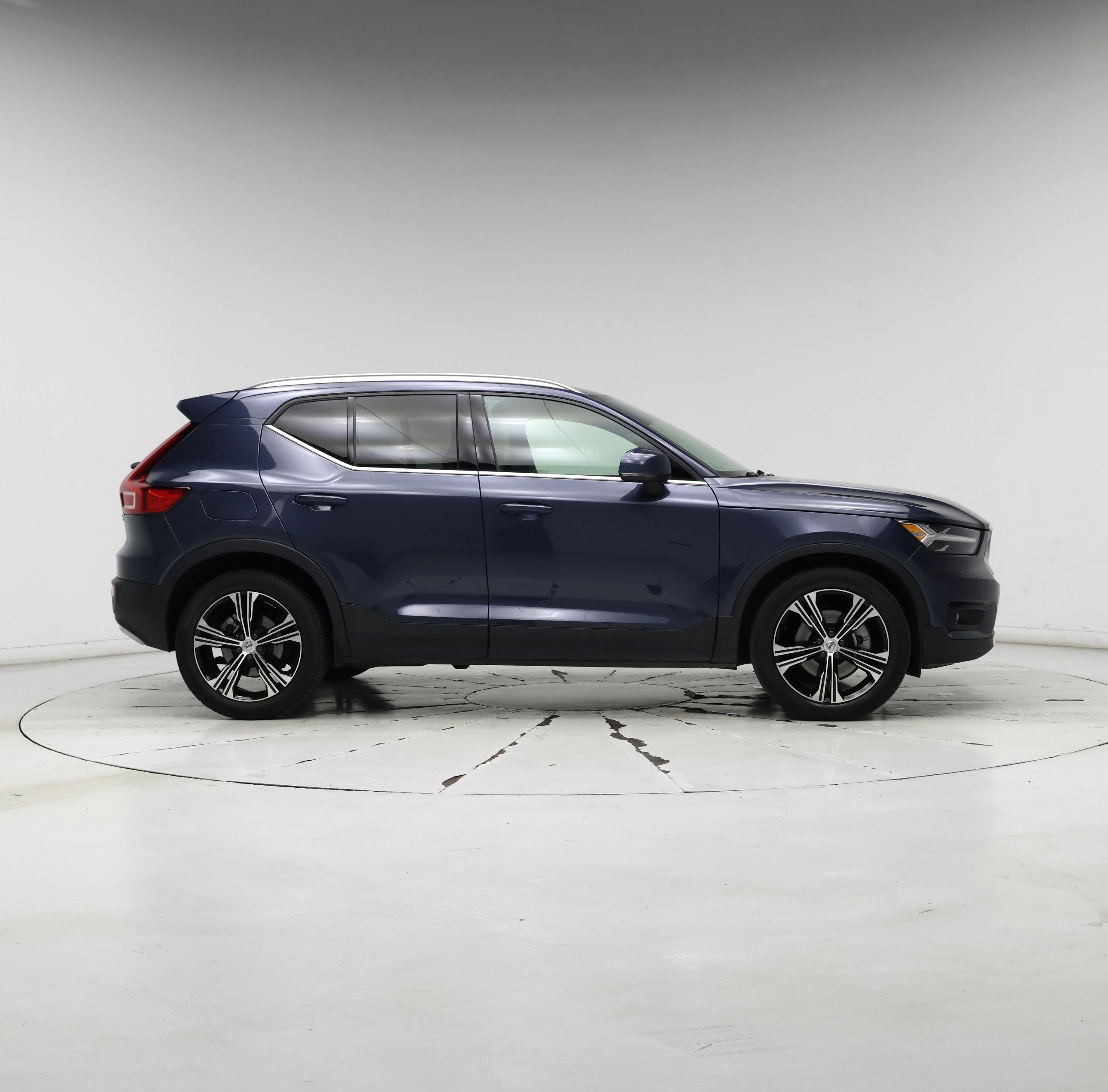 Thumbnail: 2021 Volvo XC40 - 7