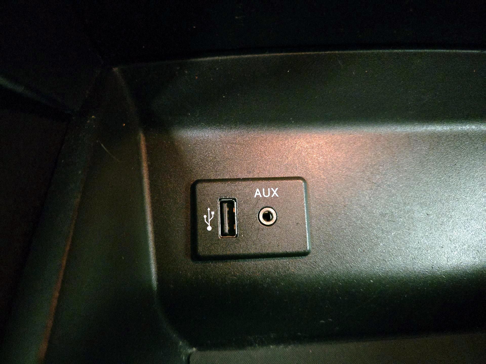 Thumbnail: 2016 Nissan Altima - 18