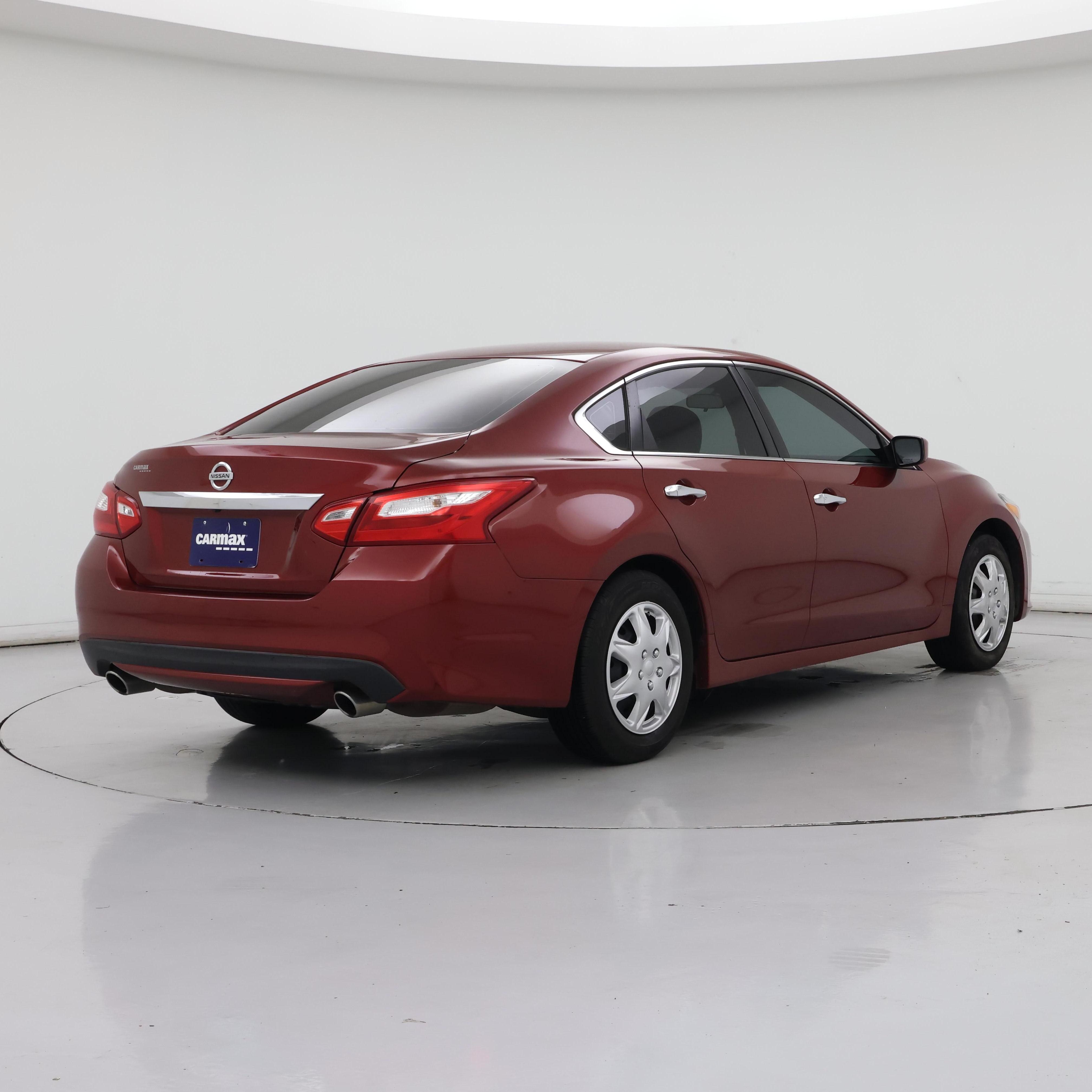 Thumbnail: 2016 Nissan Altima - 8