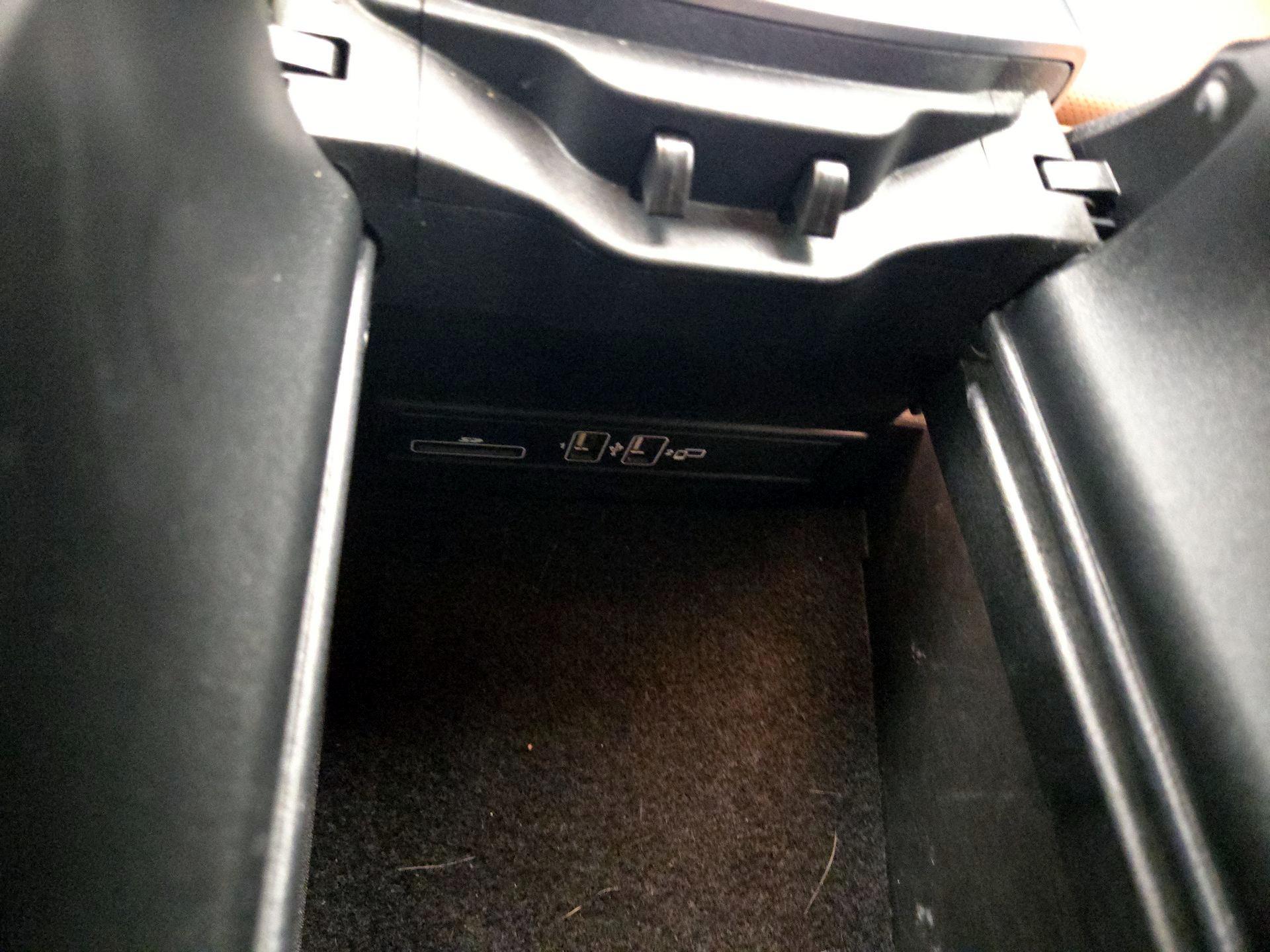 Thumbnail: 2018 Mercedes-Benz C-Class - 18