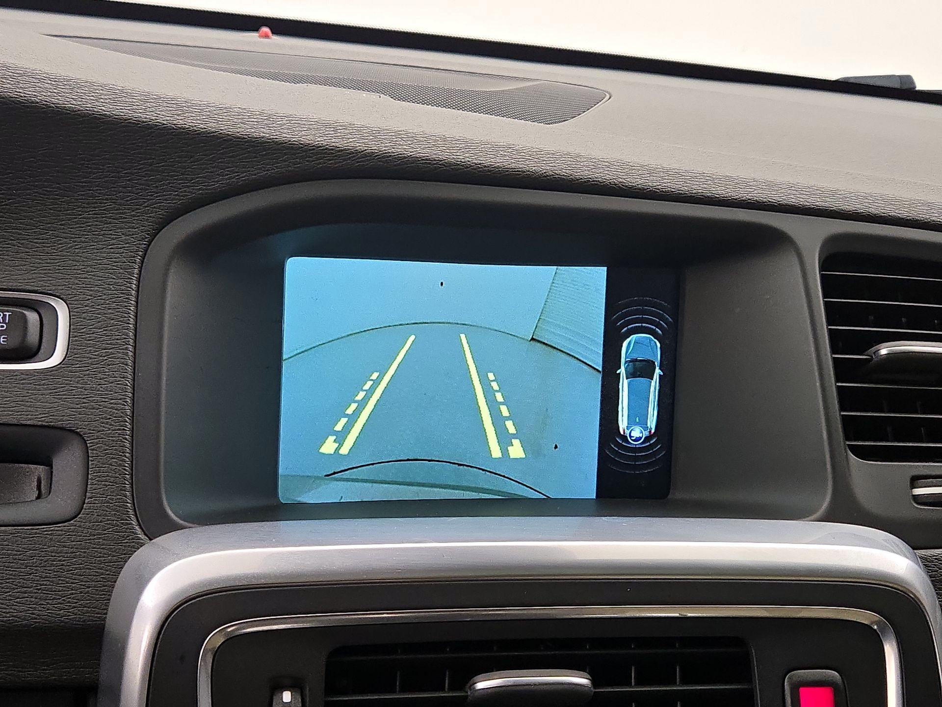 Thumbnail: 2016 Volvo V60 - 14