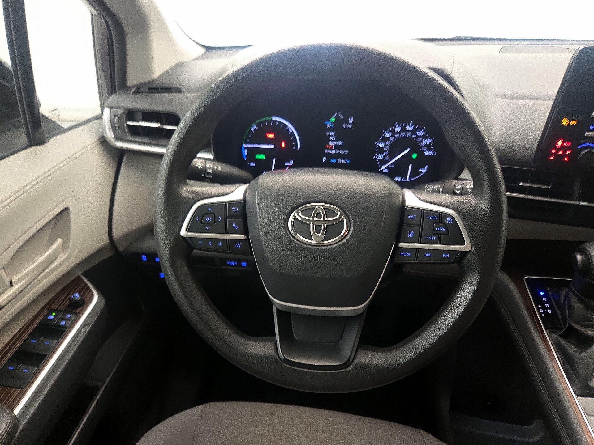 Thumbnail: 2021 Toyota Sienna - 10