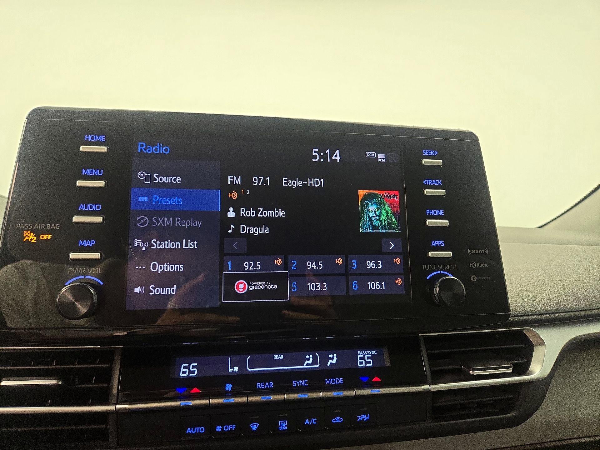 Thumbnail: 2021 Toyota Sienna - 15