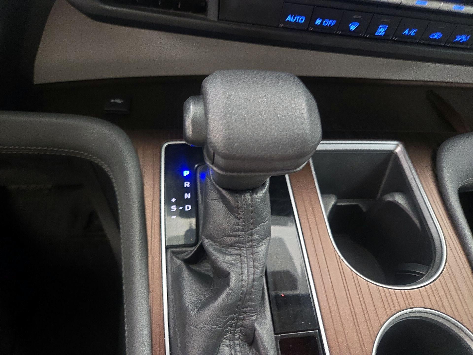 Thumbnail: 2021 Toyota Sienna - 17