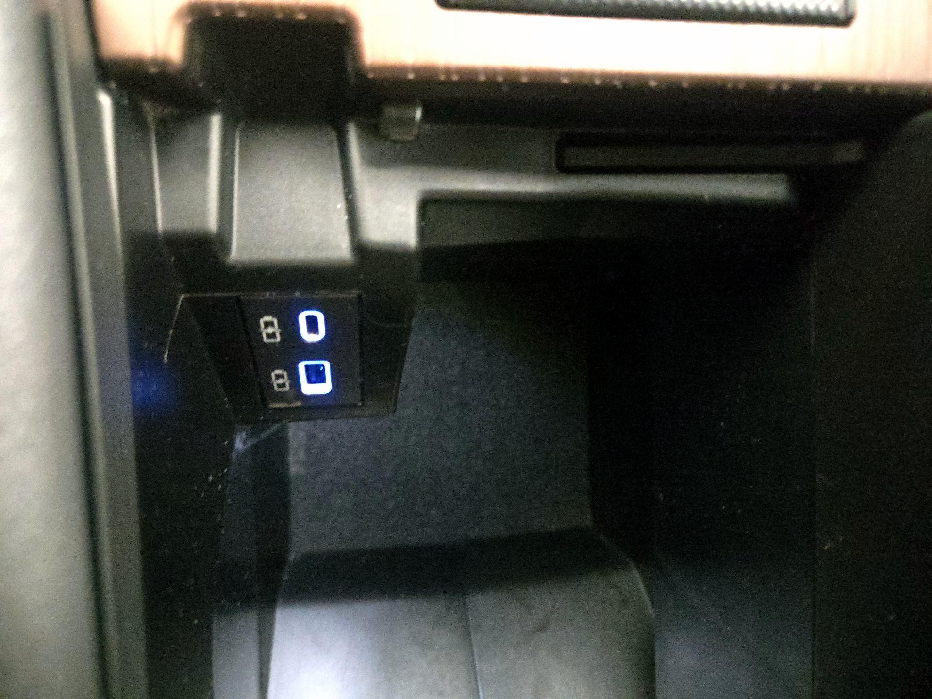 Thumbnail: 2021 Toyota Sienna - 18