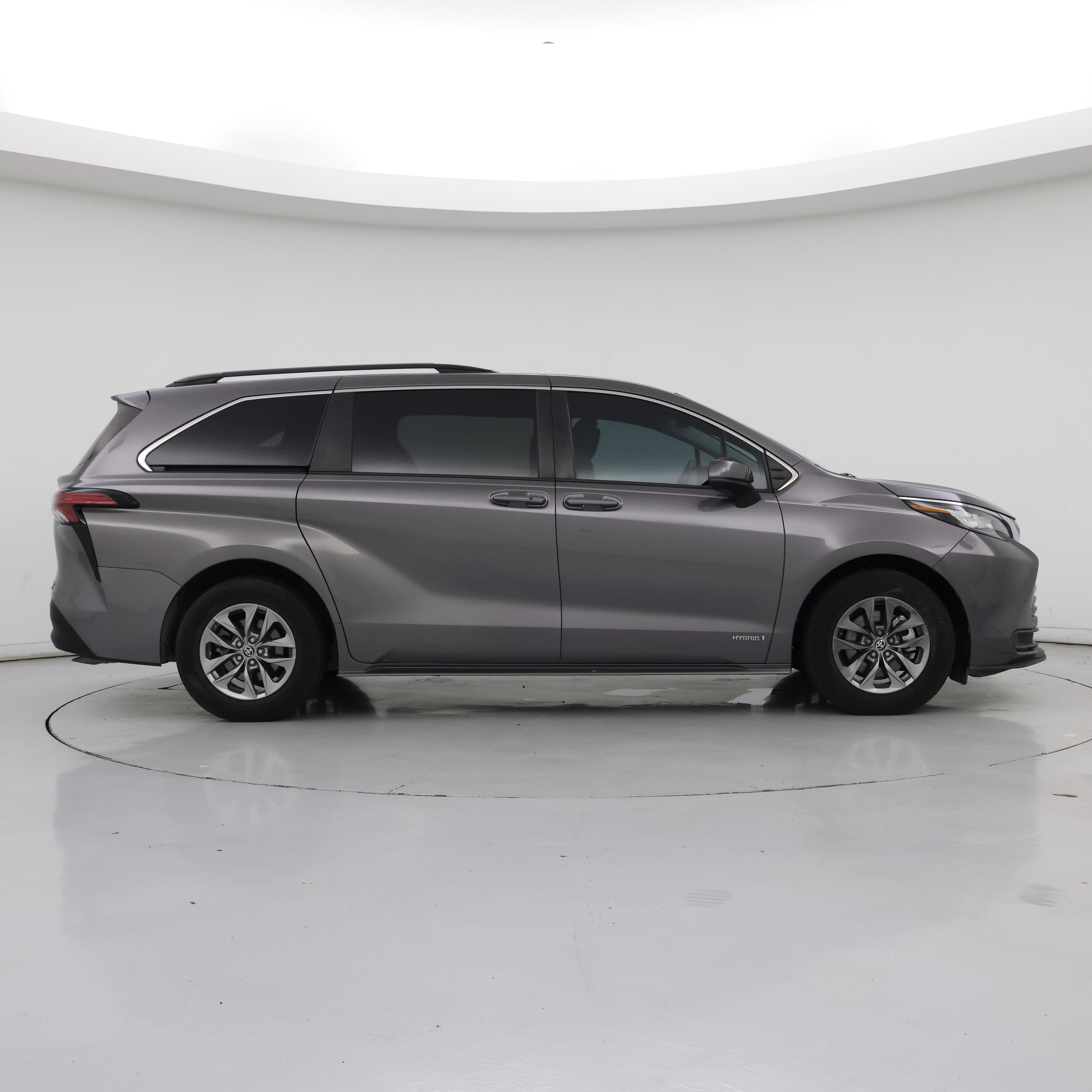 Thumbnail: 2021 Toyota Sienna - 7