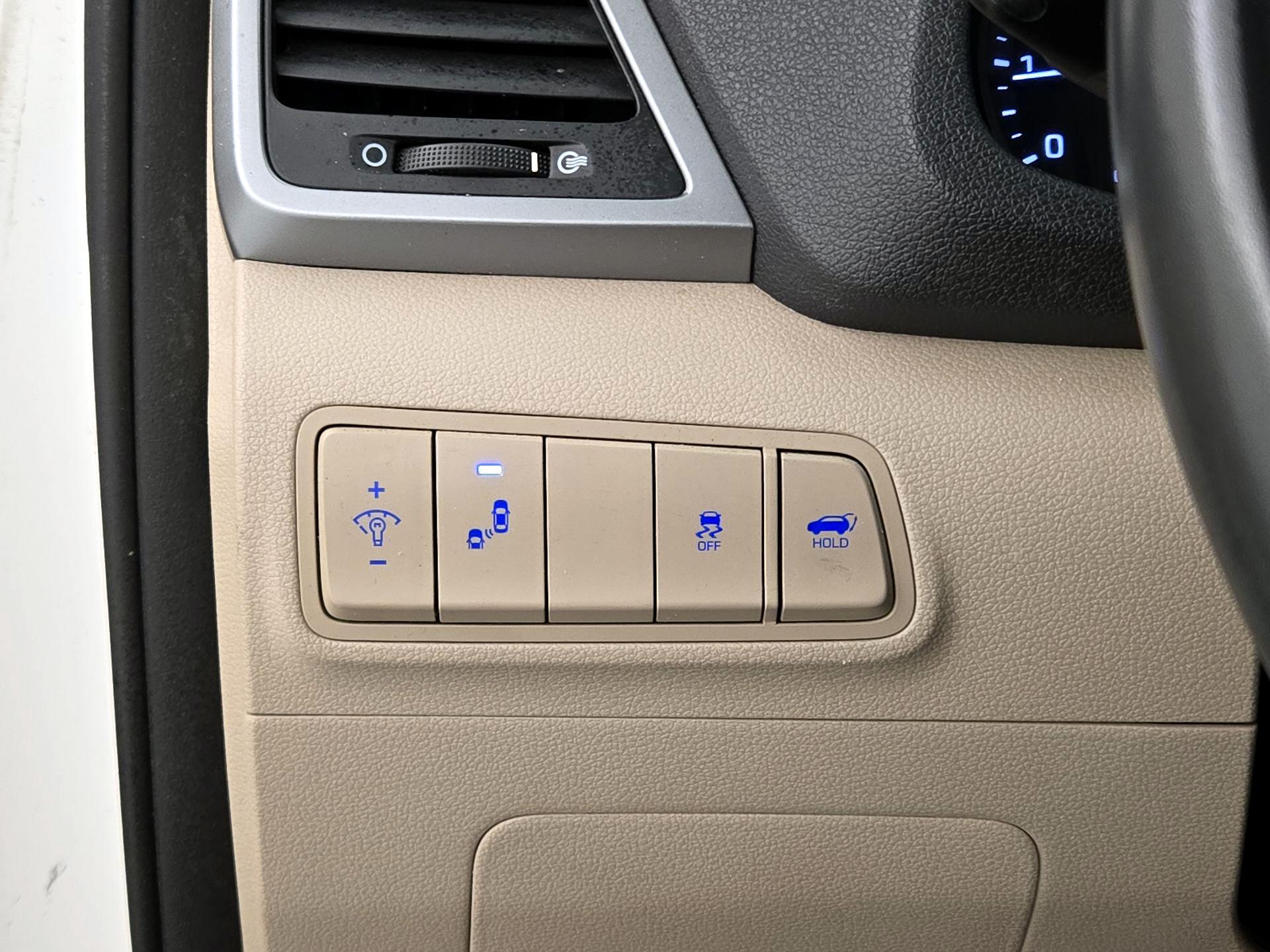 Thumbnail: 2016 Hyundai Tucson - 13