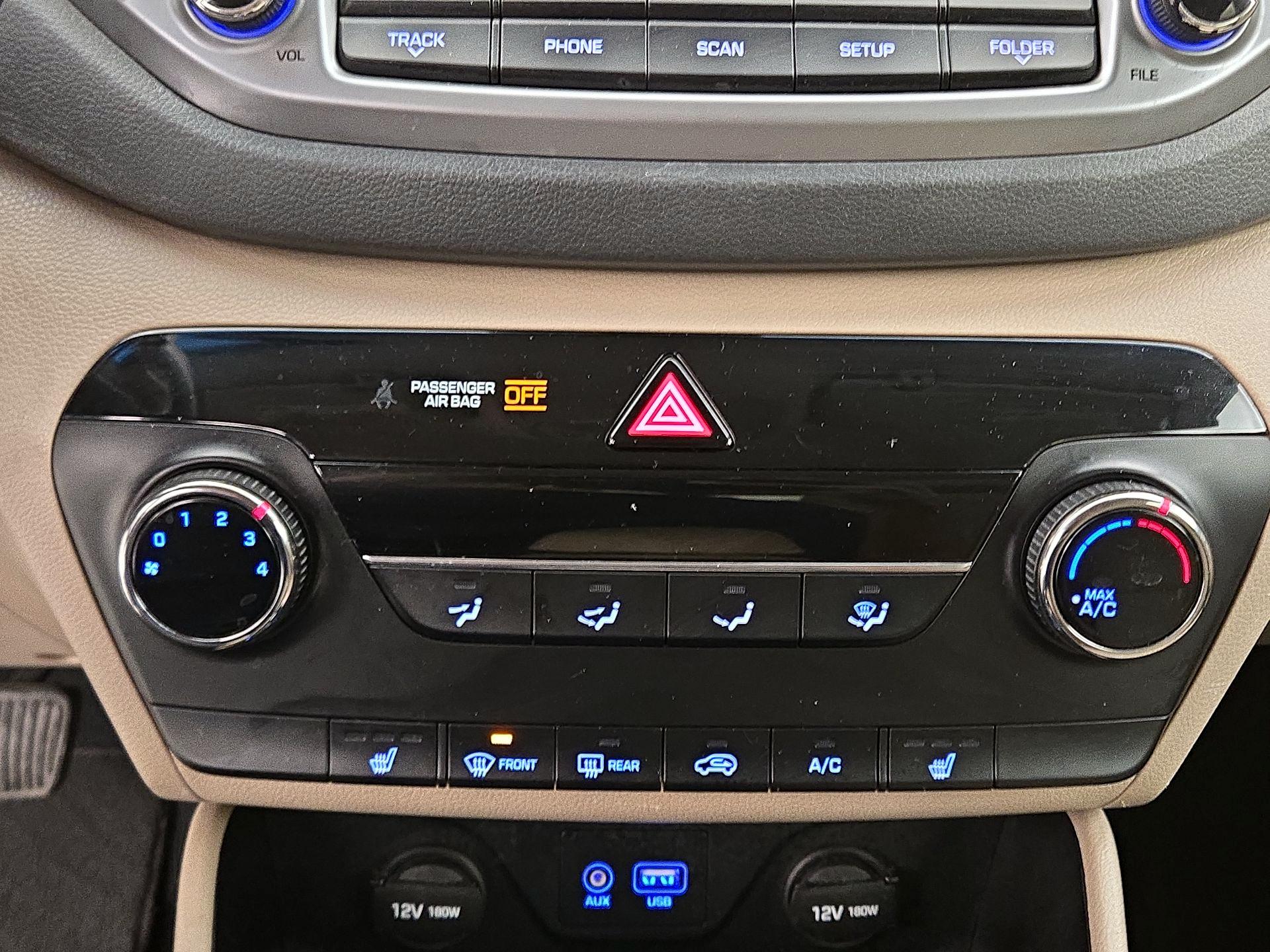 Thumbnail: 2016 Hyundai Tucson - 16