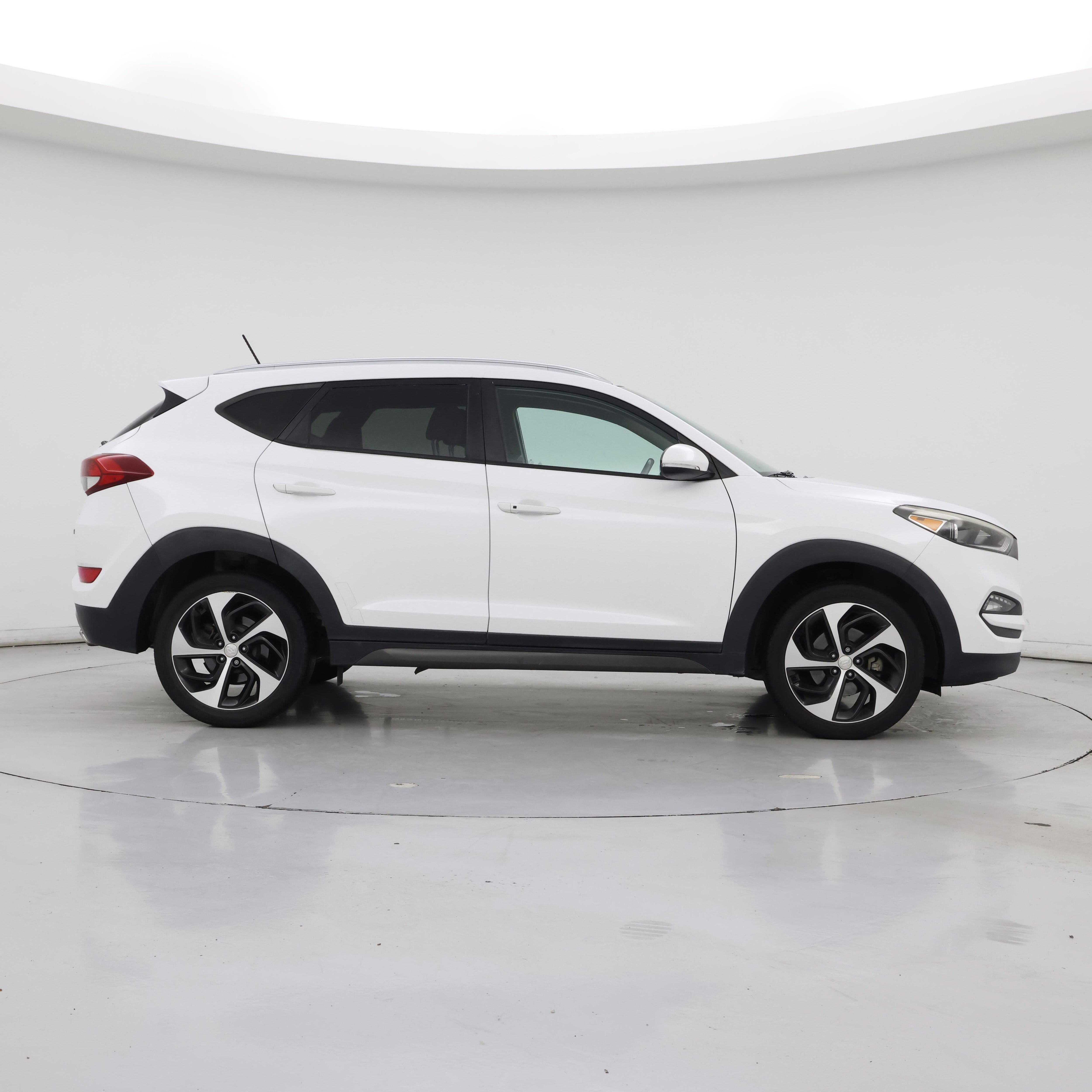 Thumbnail: 2016 Hyundai Tucson - 7