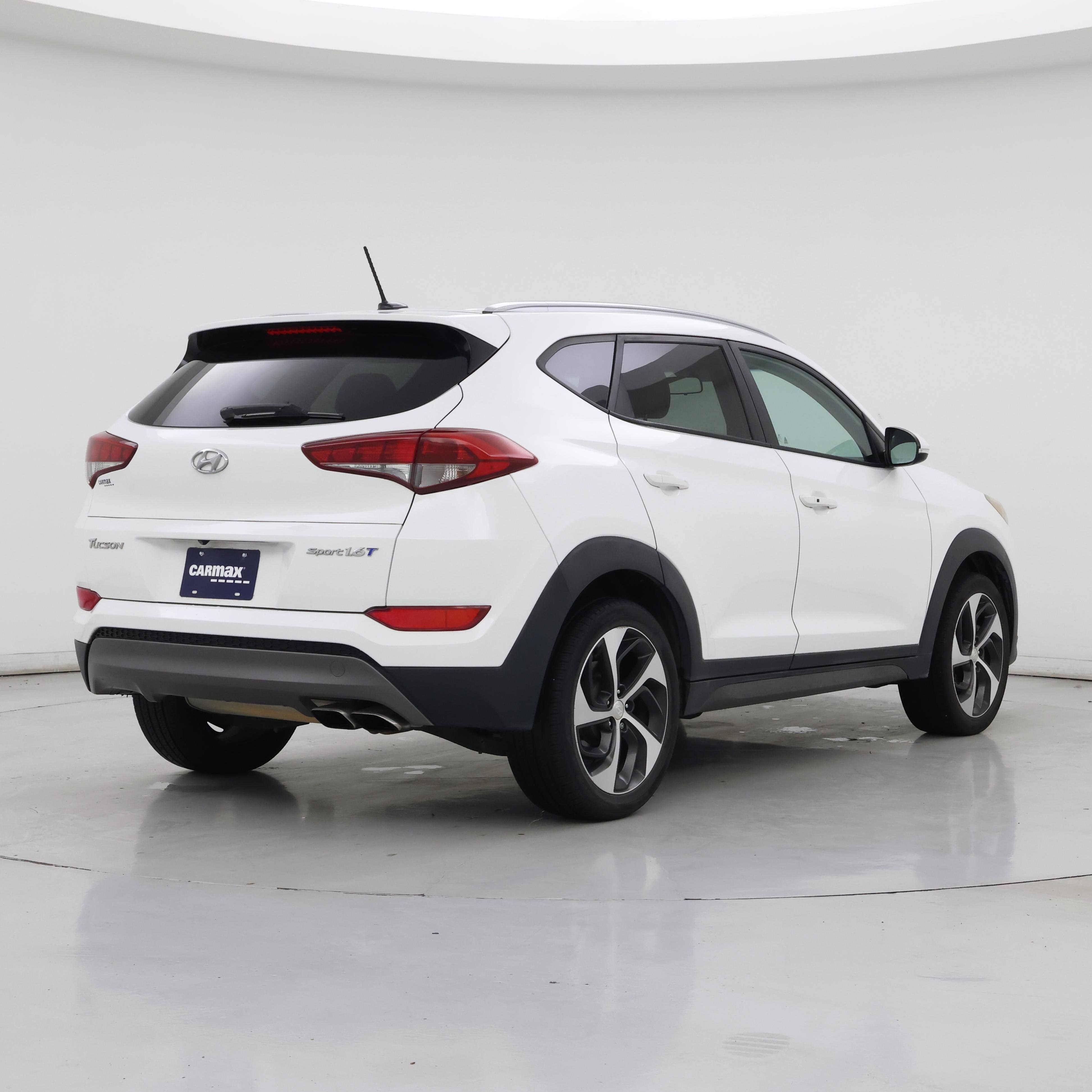 Thumbnail: 2016 Hyundai Tucson - 8