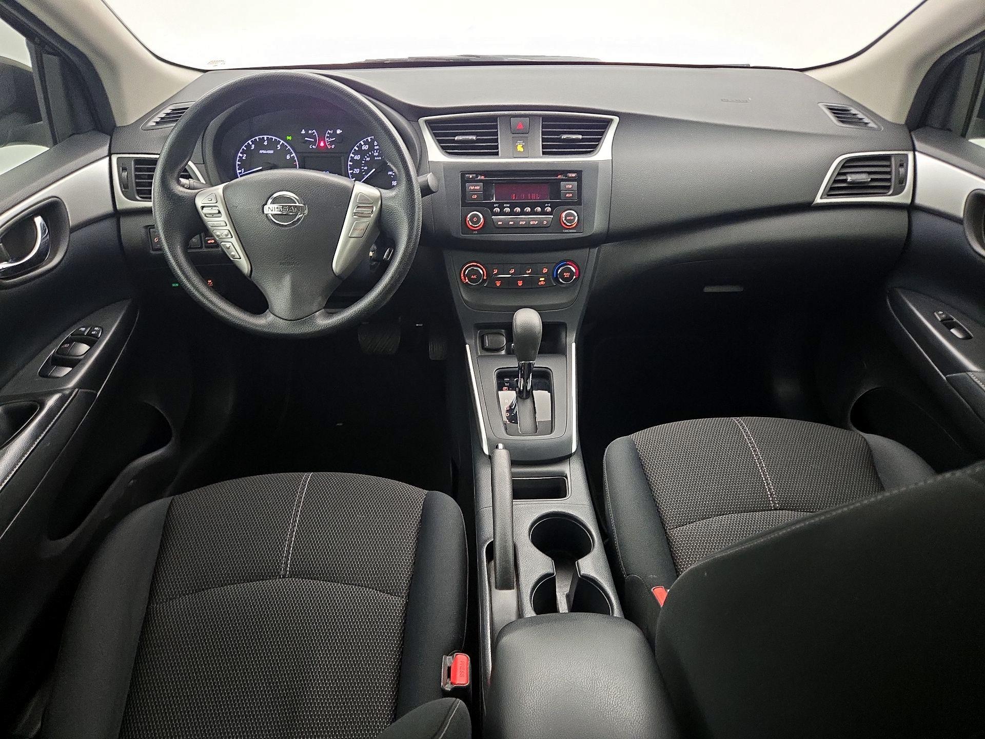 Thumbnail: 2016 Nissan Sentra - 9