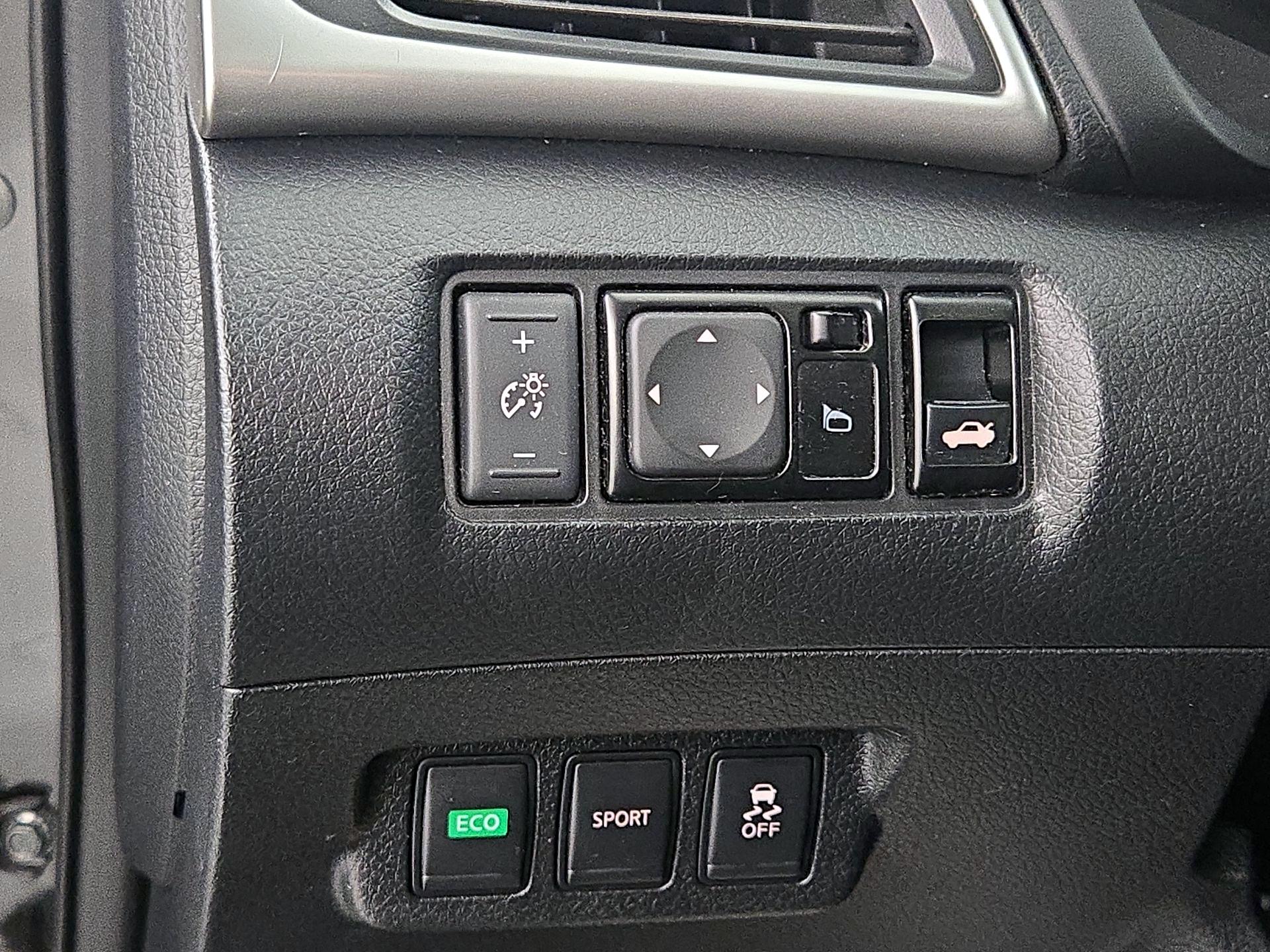 Thumbnail: 2016 Nissan Sentra - 13