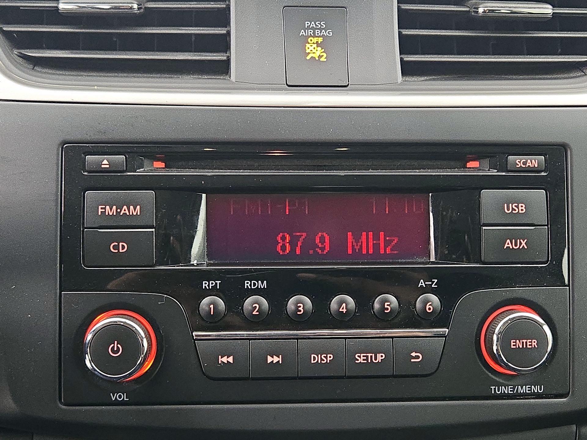 Thumbnail: 2016 Nissan Sentra - 14