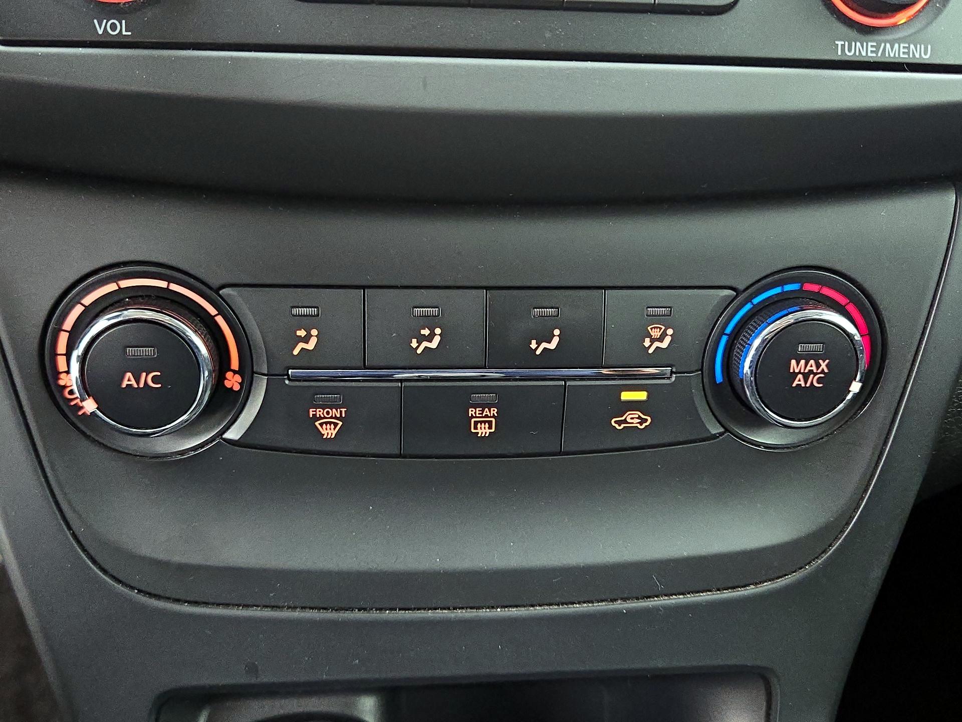 Thumbnail: 2016 Nissan Sentra - 15