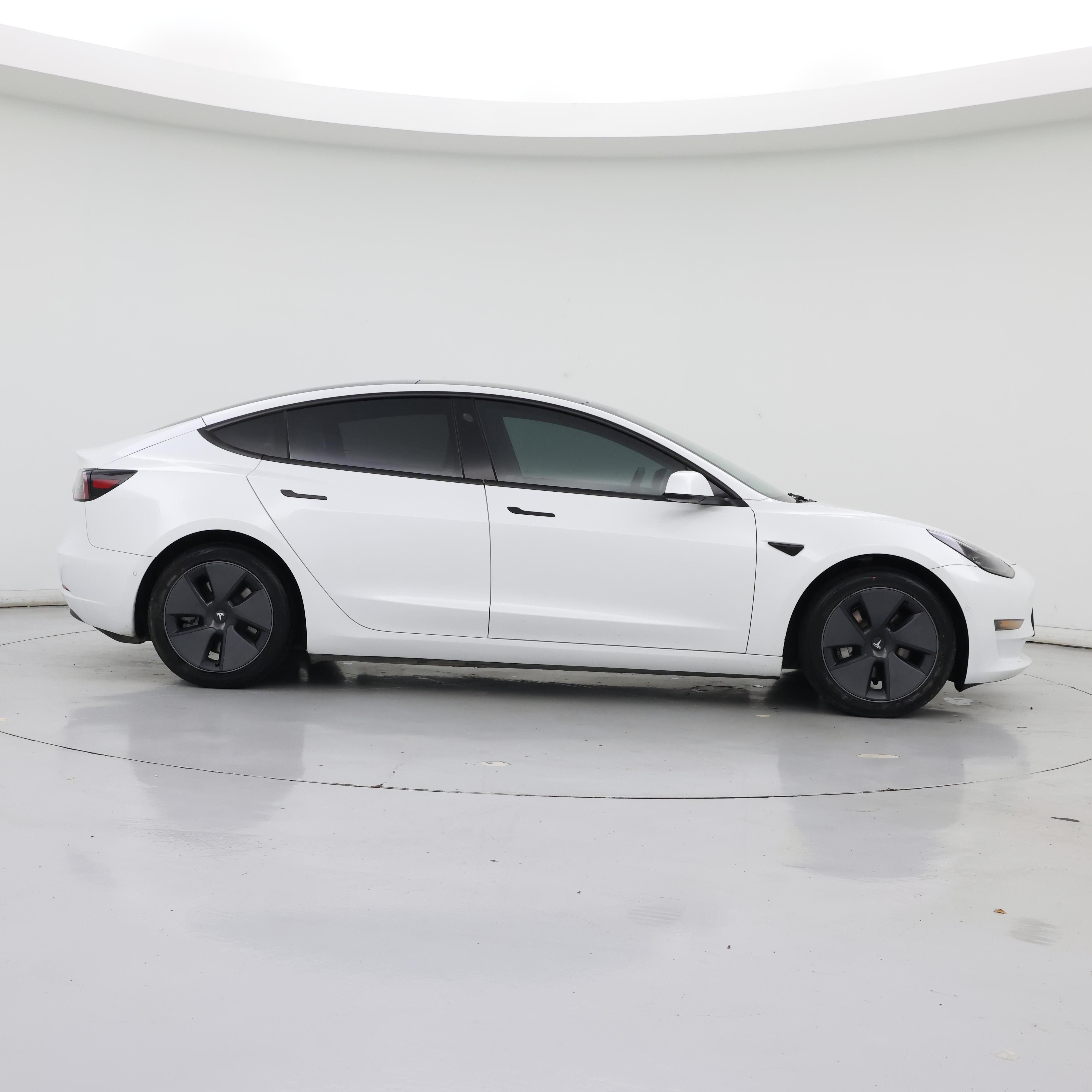 Thumbnail: 2022 Tesla Model 3 - 7