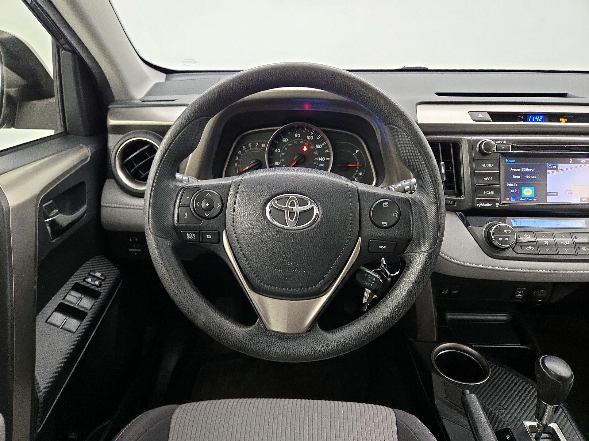 Thumbnail: 2015 Toyota RAV4 - 10