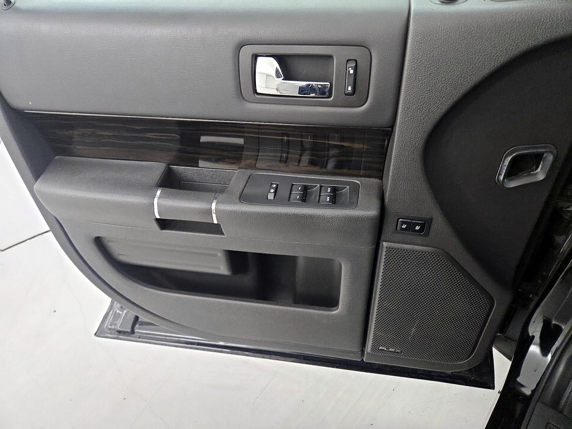 Thumbnail: 2016 Ford Flex - 12