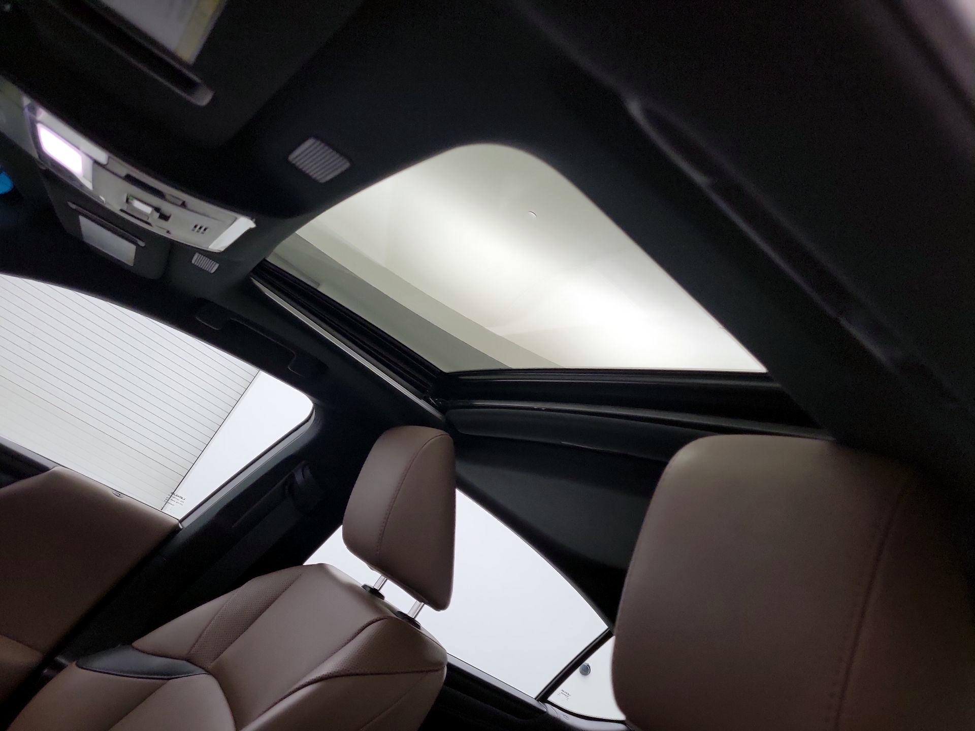 Thumbnail: 2023 Lexus ES - 16