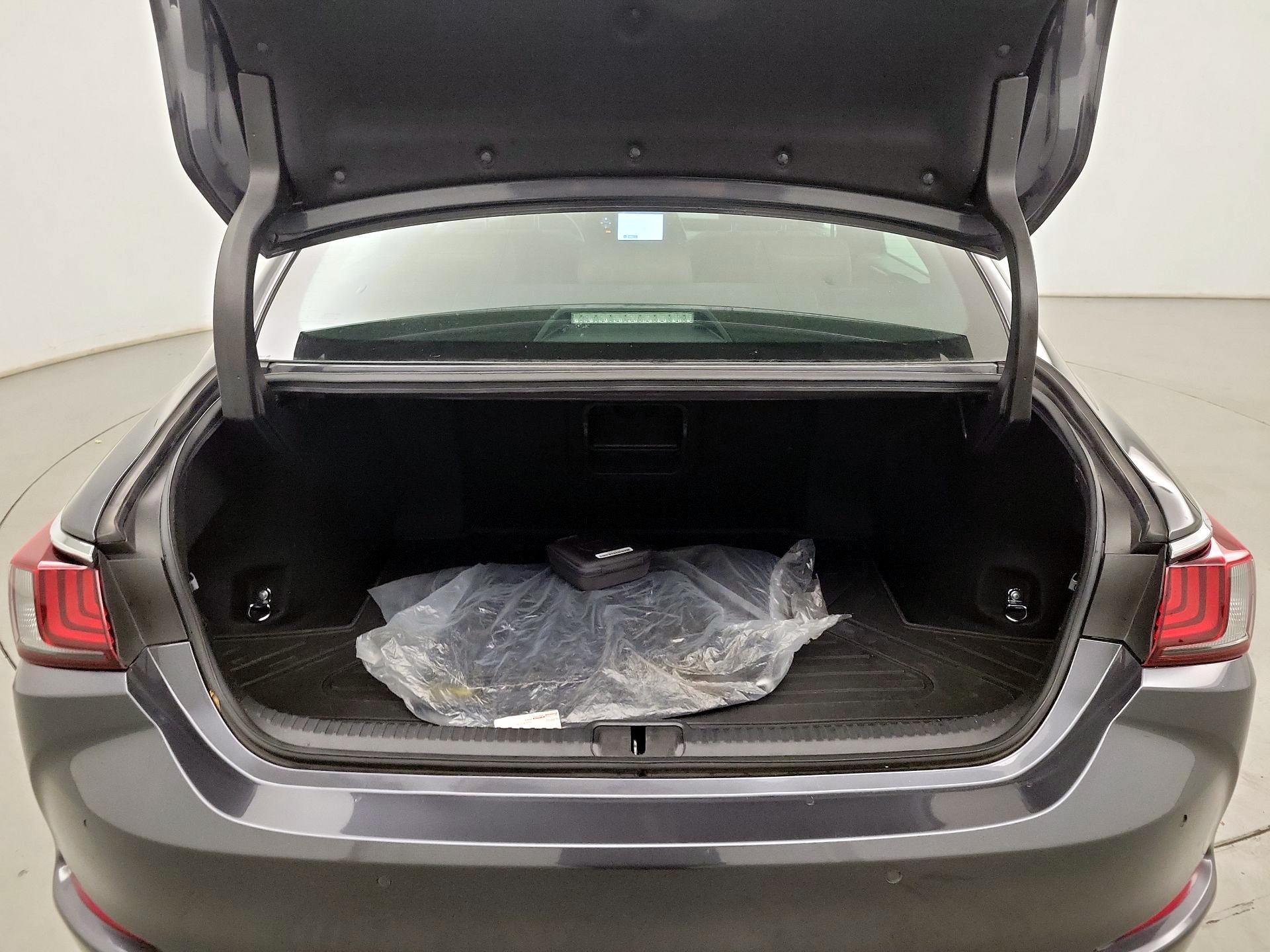 Thumbnail: 2023 Lexus ES - 18