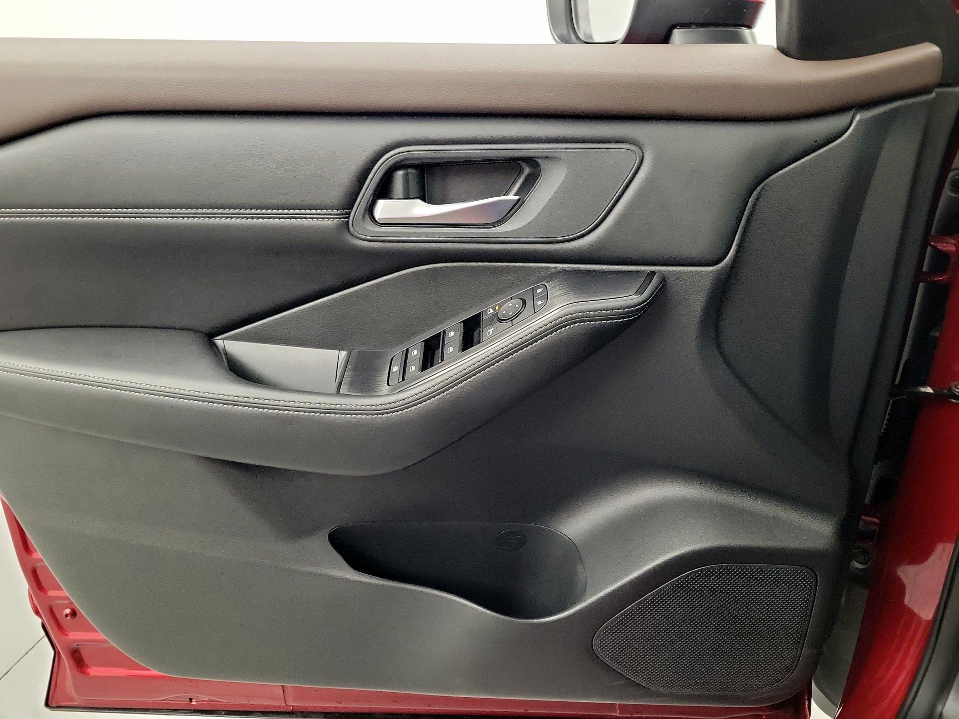 Thumbnail: 2023 Nissan Rogue - 10