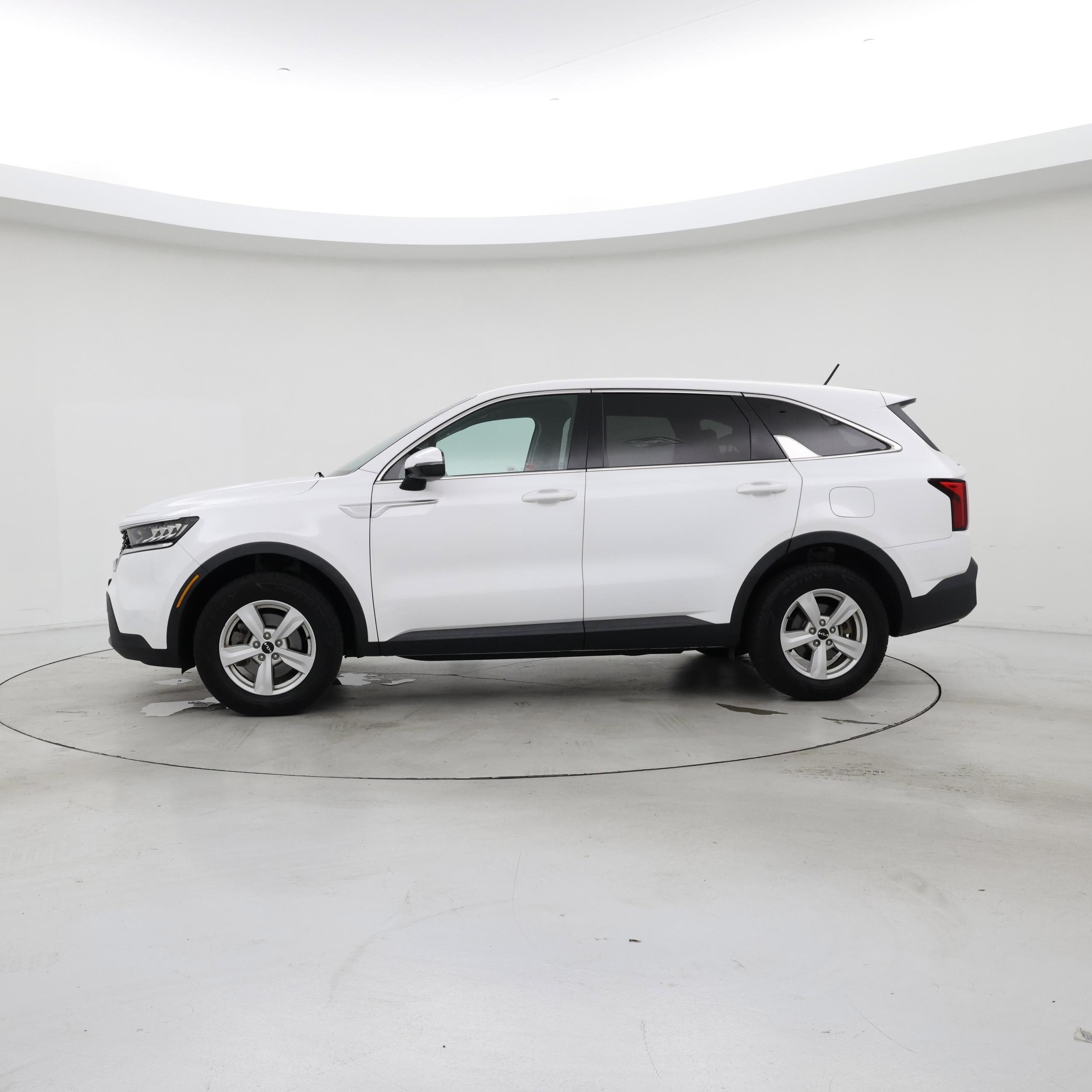 Thumbnail: 2022 Kia Sorento - 3