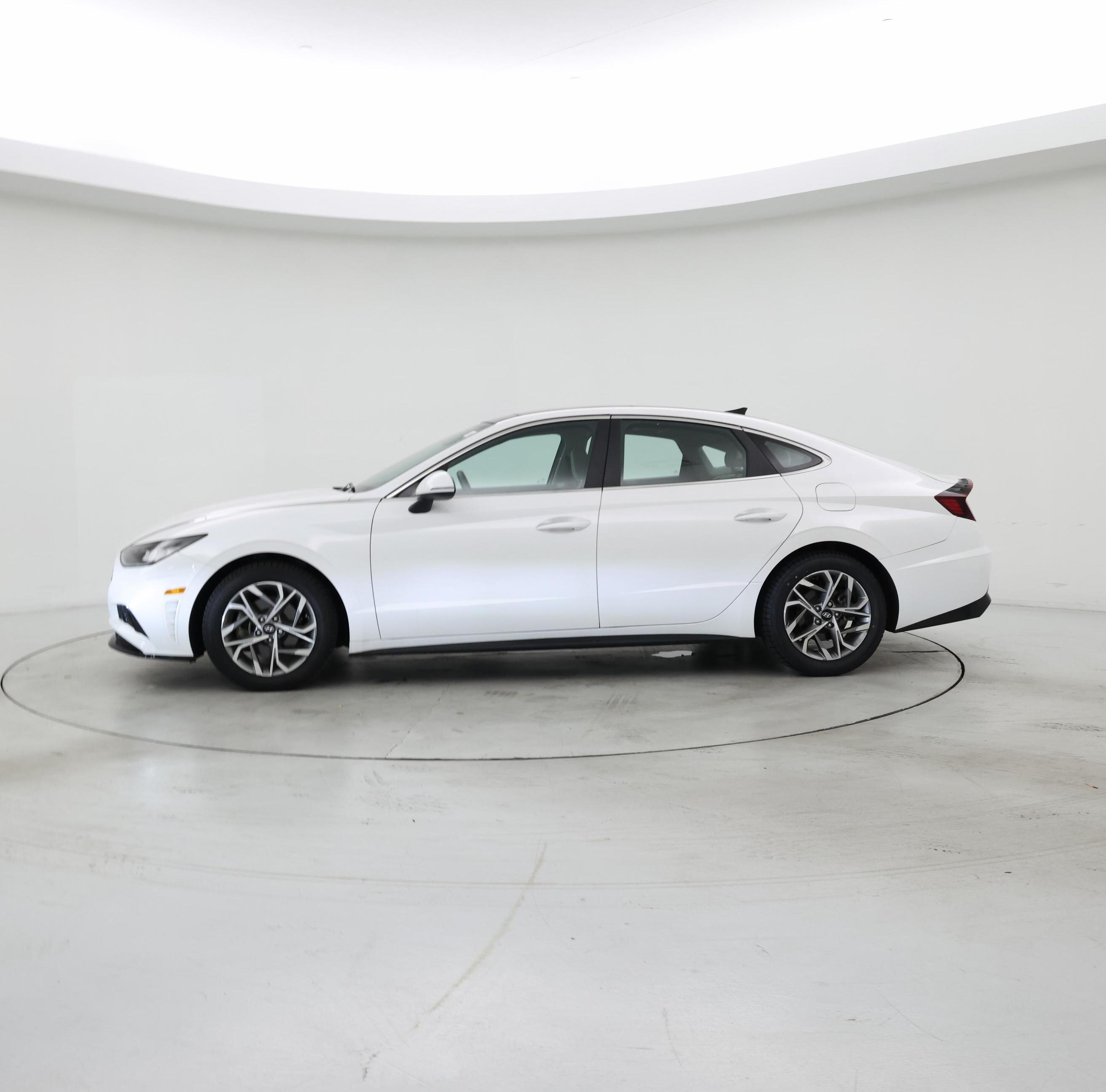 Thumbnail: 2022 Hyundai Sonata - 3