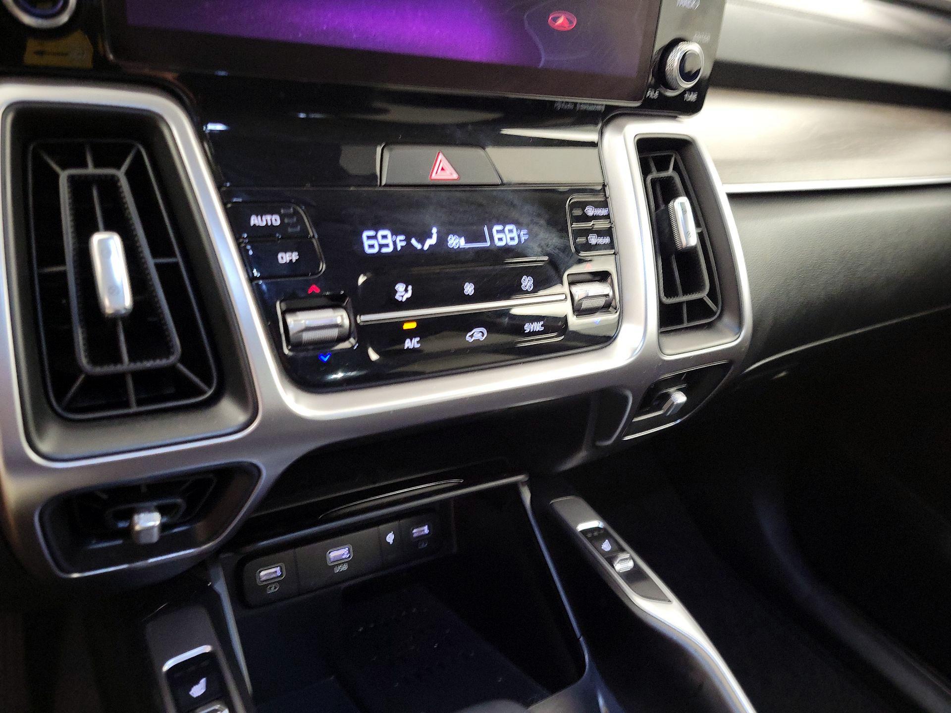 Thumbnail: 2022 Kia Sorento - 16