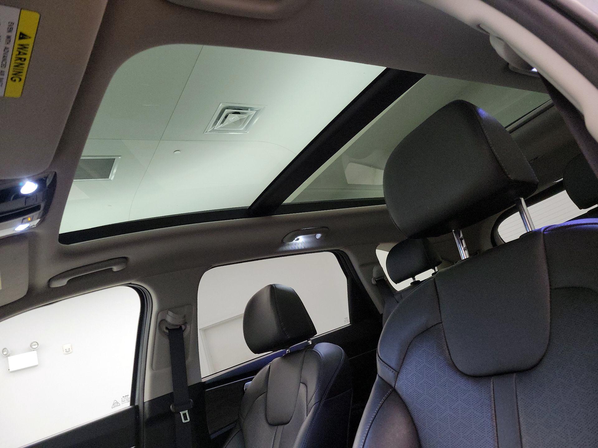 Thumbnail: 2022 Kia Sorento - 19