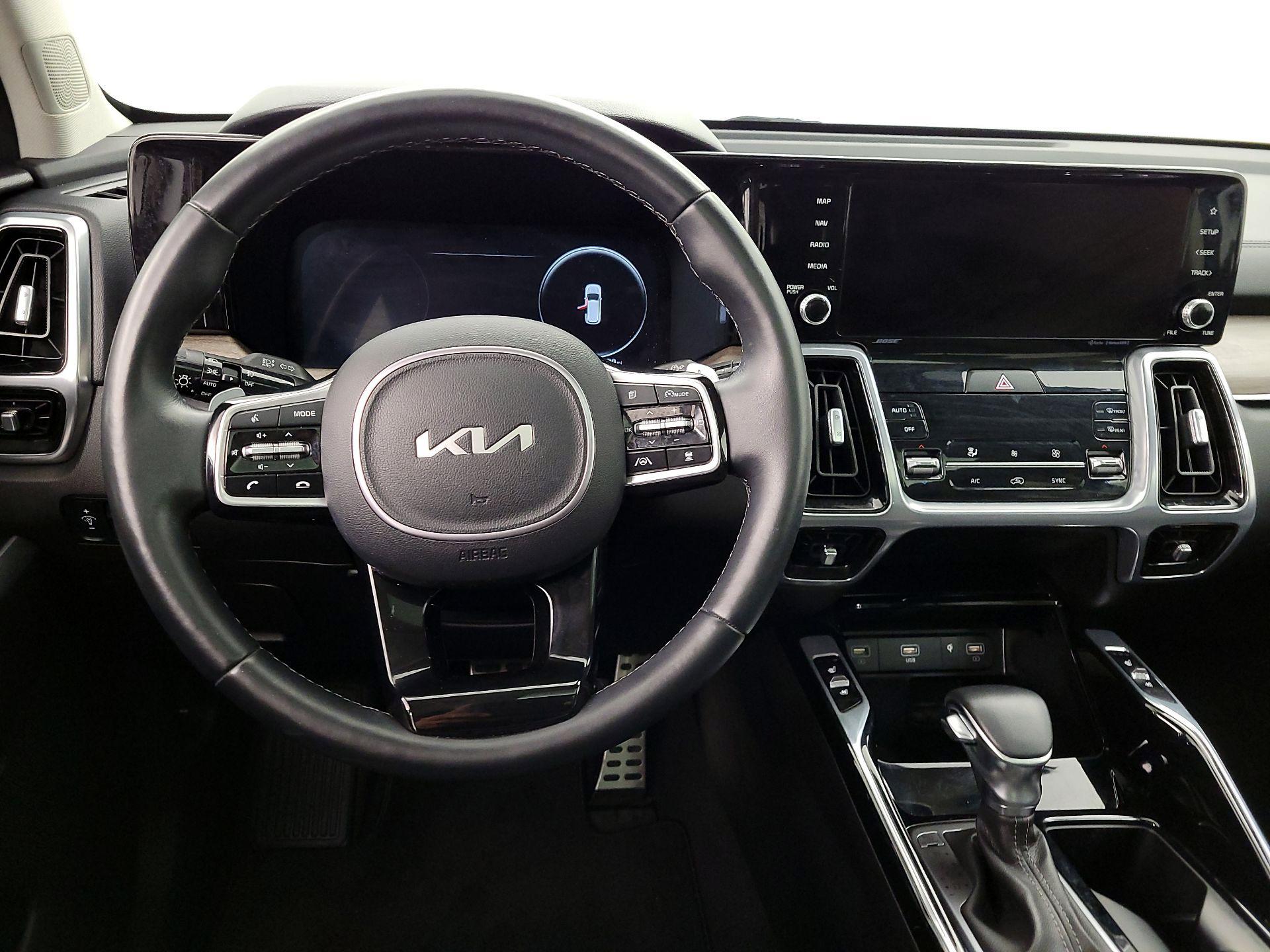 Thumbnail: 2023 Kia Sorento - 10