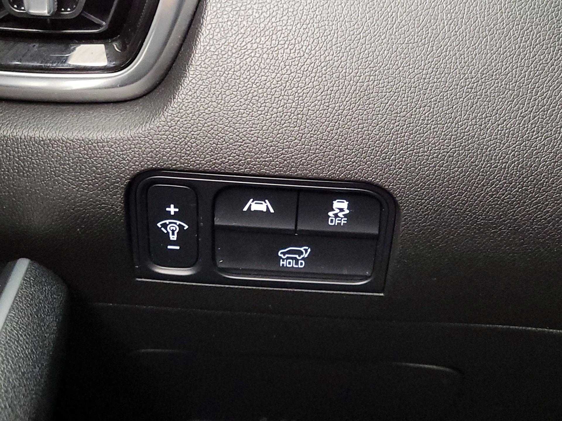 Thumbnail: 2023 Kia Sorento - 13