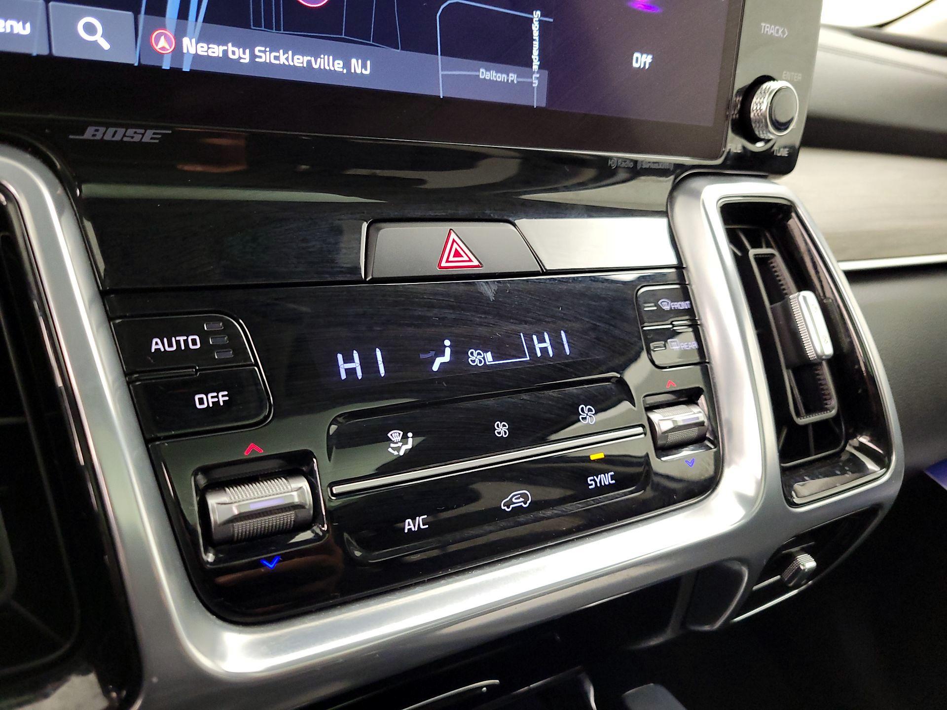 Thumbnail: 2023 Kia Sorento - 17