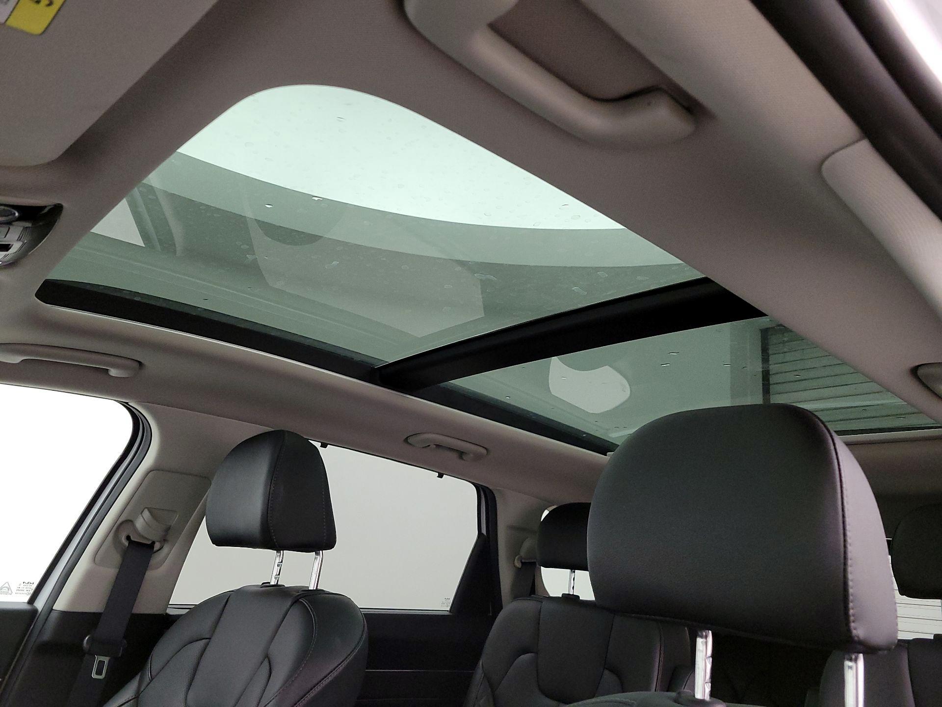 Thumbnail: 2023 Kia Sorento - 20