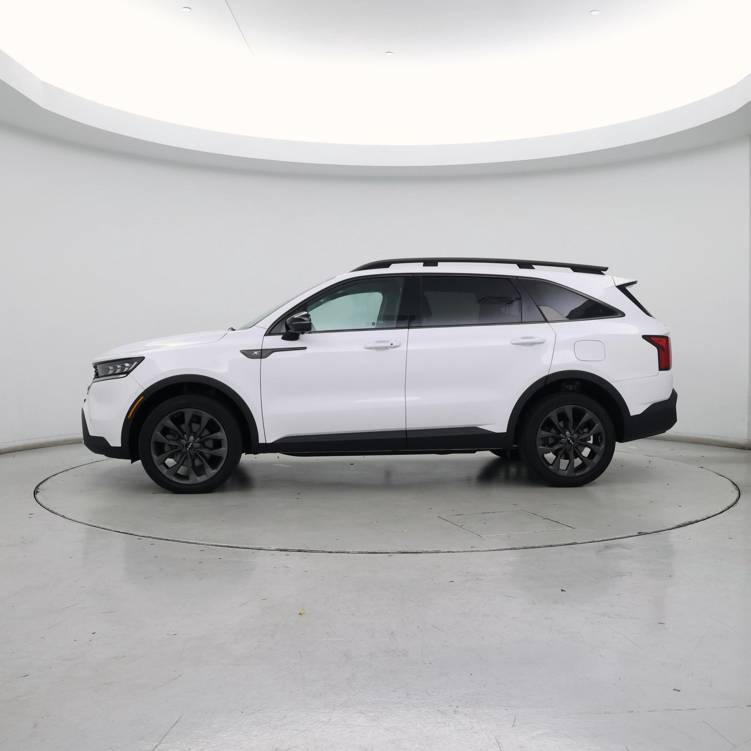 Thumbnail: 2023 Kia Sorento - 3