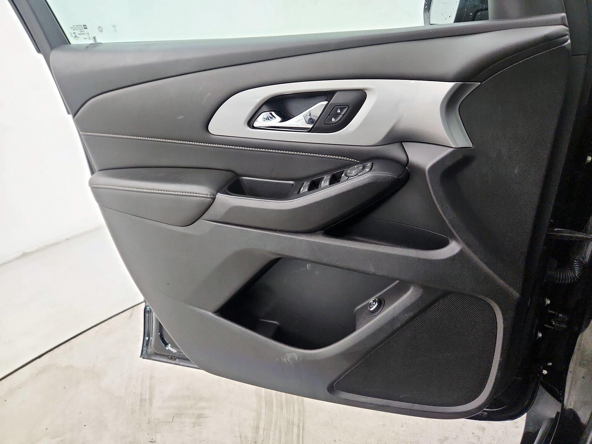 Thumbnail: 2023 Chevrolet Traverse - 13