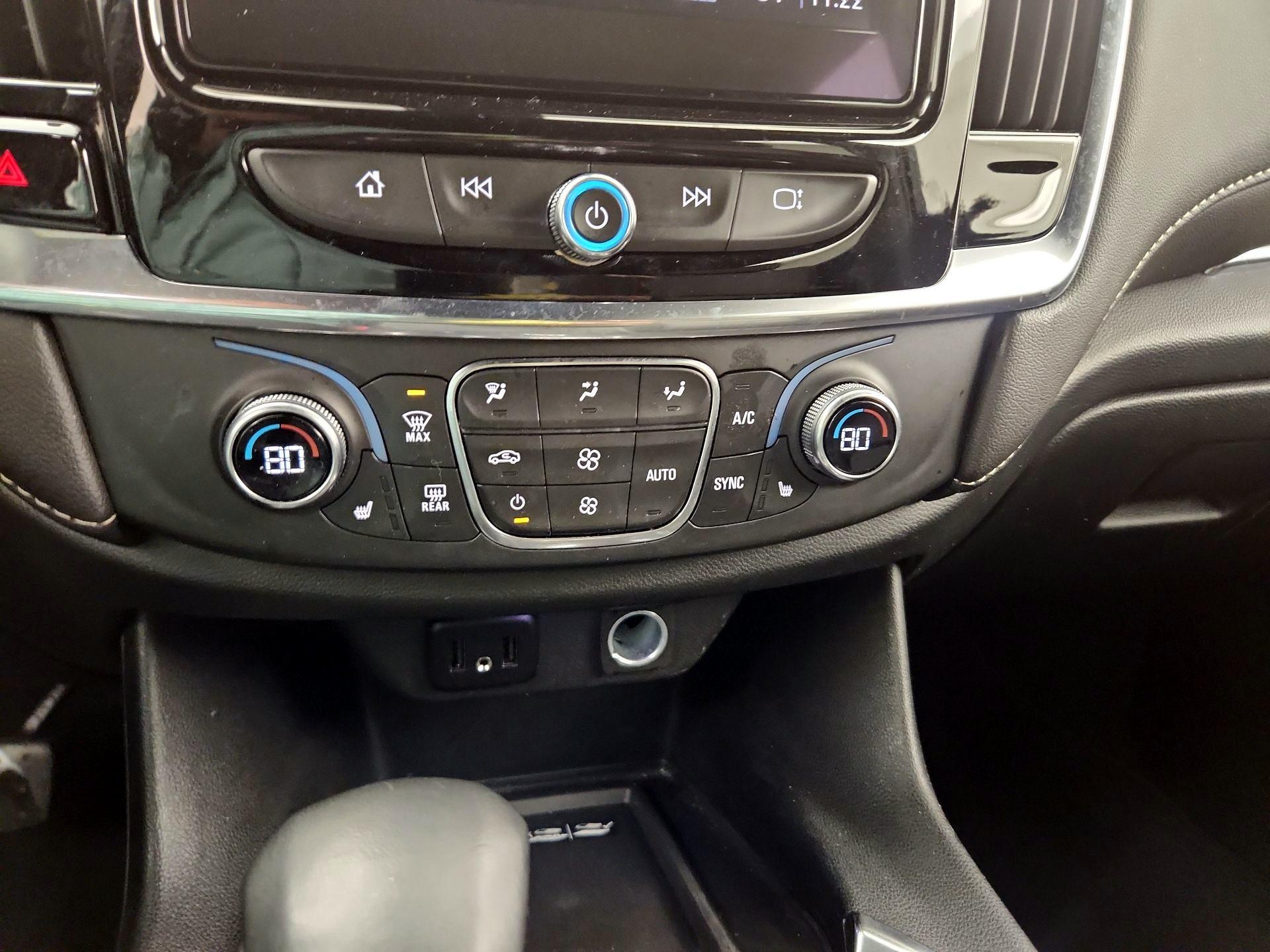 Thumbnail: 2023 Chevrolet Traverse - 17