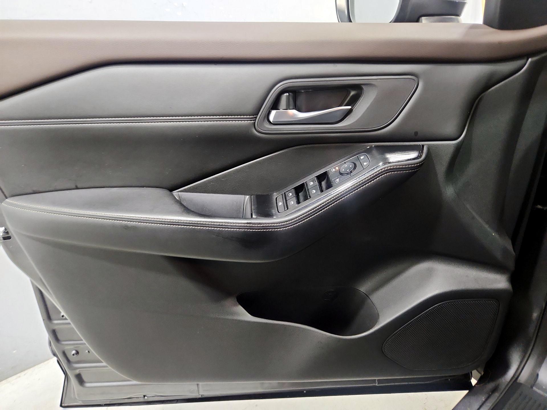 Thumbnail: 2022 Nissan Rogue - 12