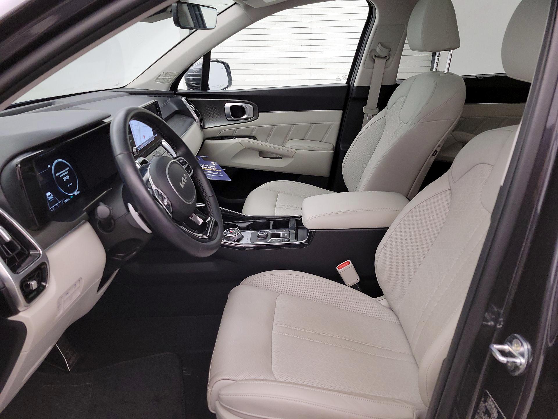 Thumbnail: 2023 Kia Sorento - 11