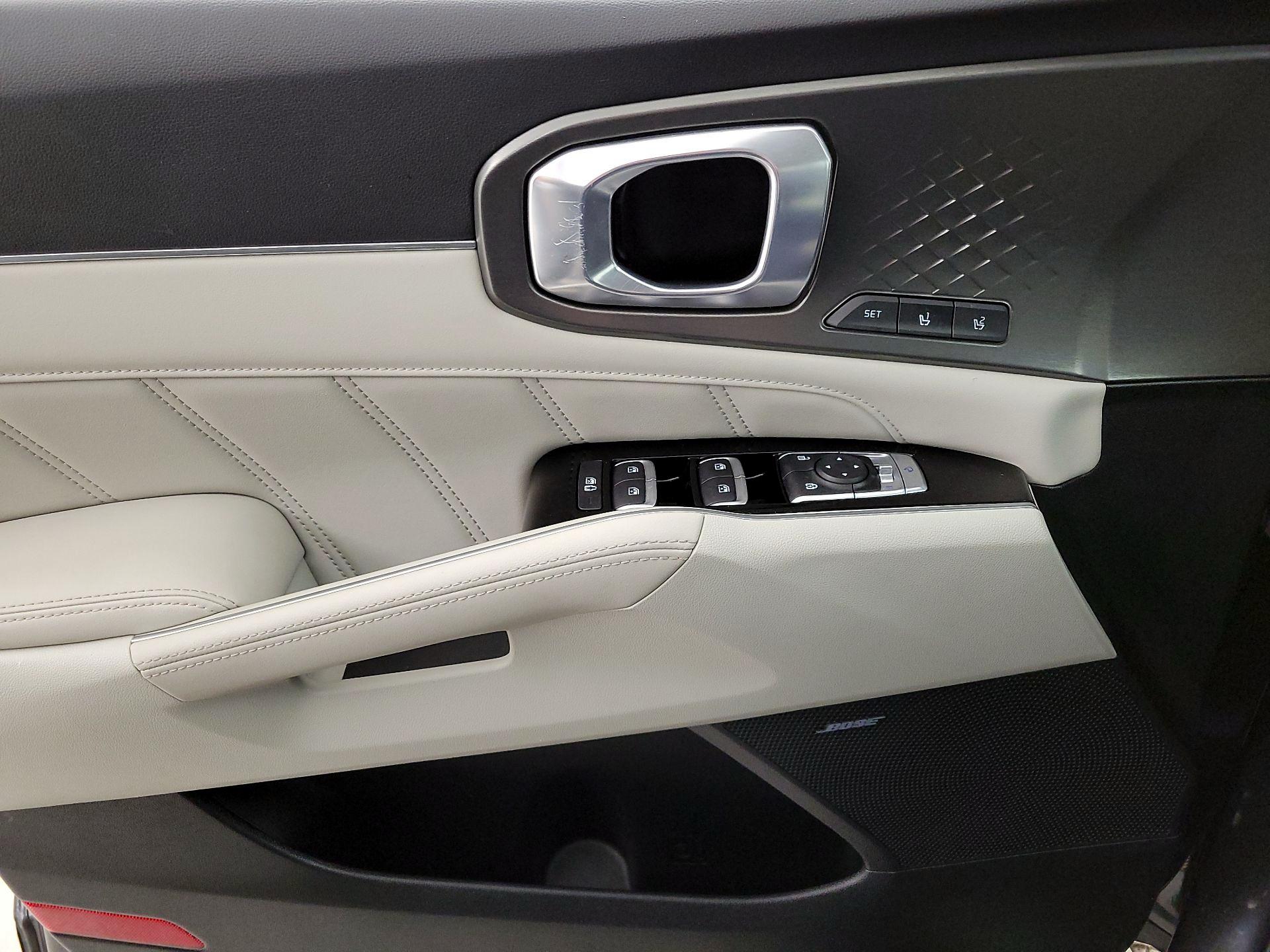 Thumbnail: 2023 Kia Sorento - 12