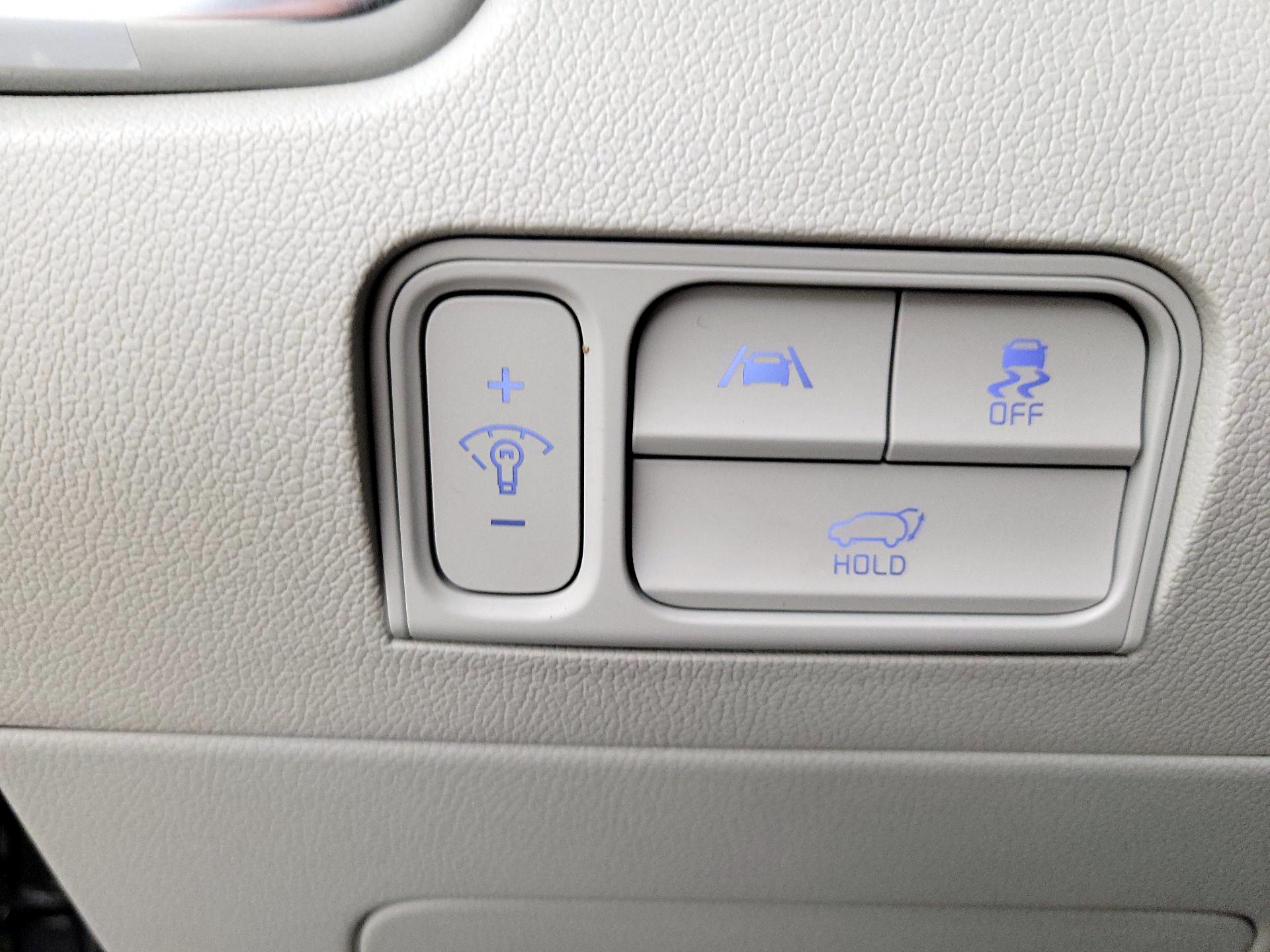 Thumbnail: 2023 Kia Sorento - 13