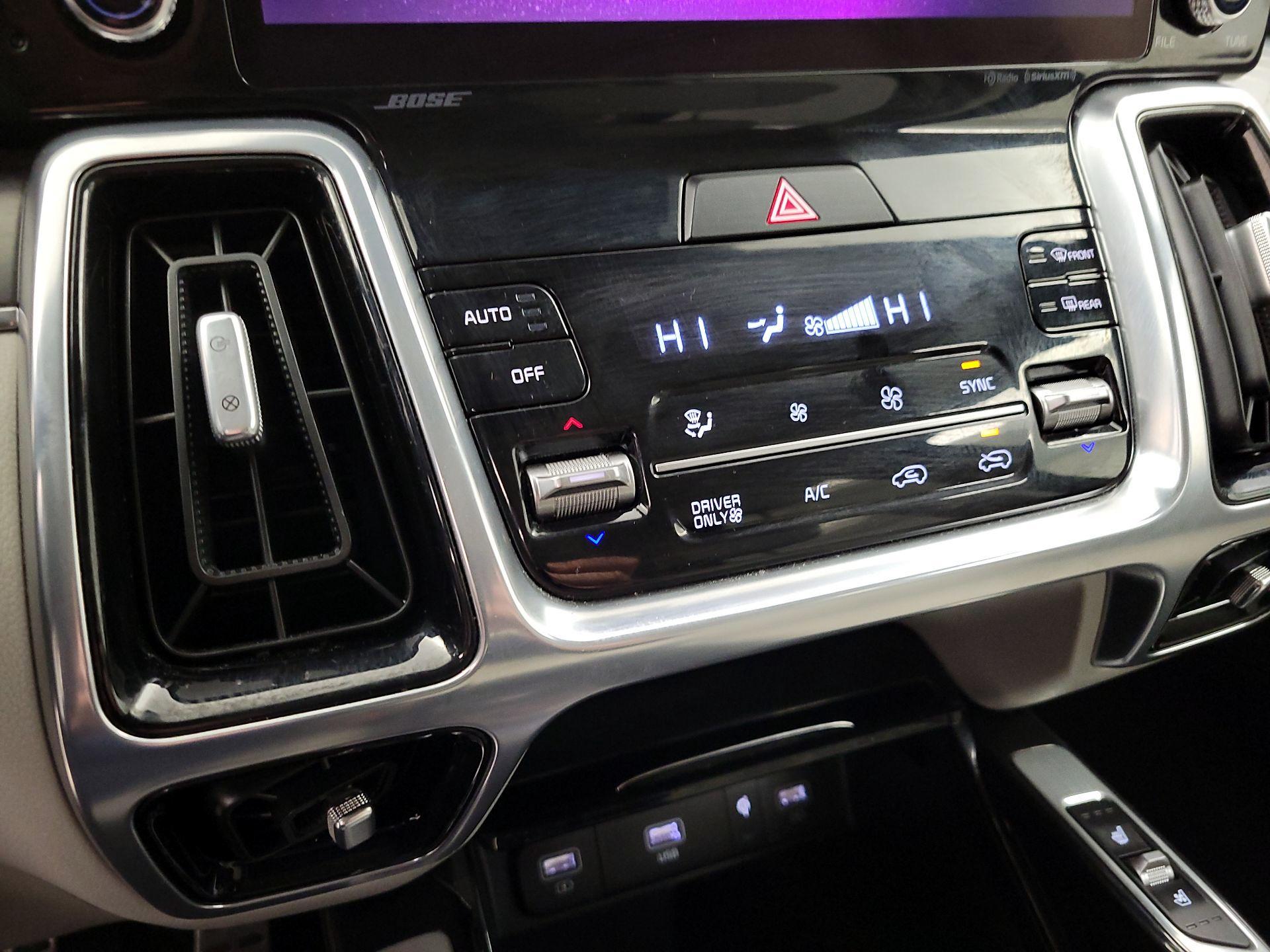 Thumbnail: 2023 Kia Sorento - 17