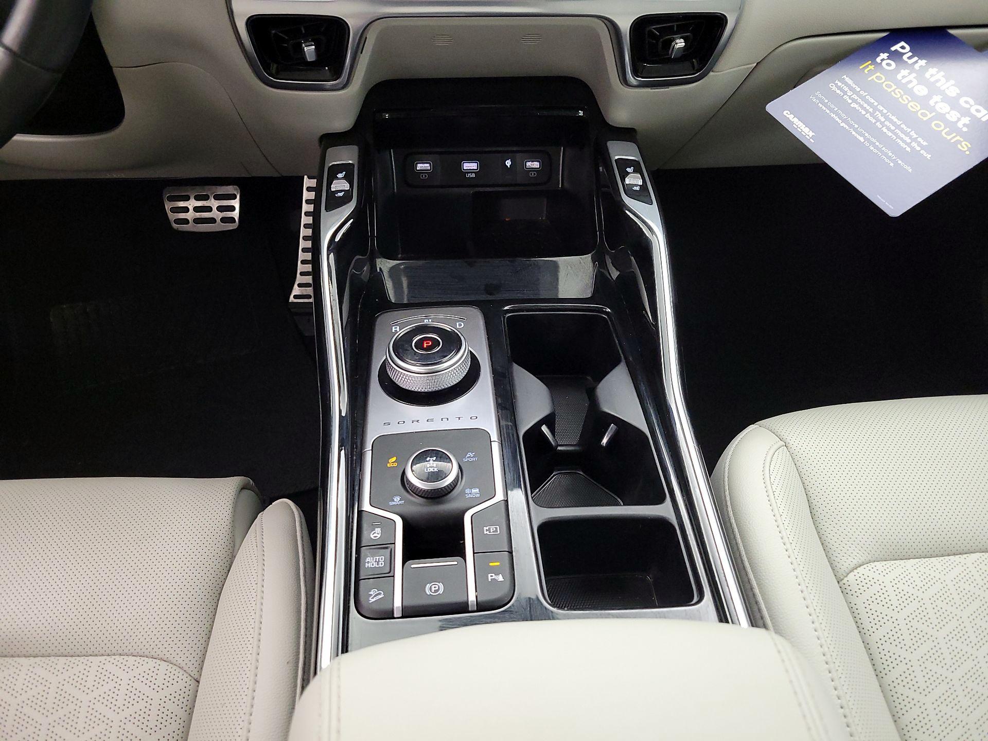 Thumbnail: 2023 Kia Sorento - 18