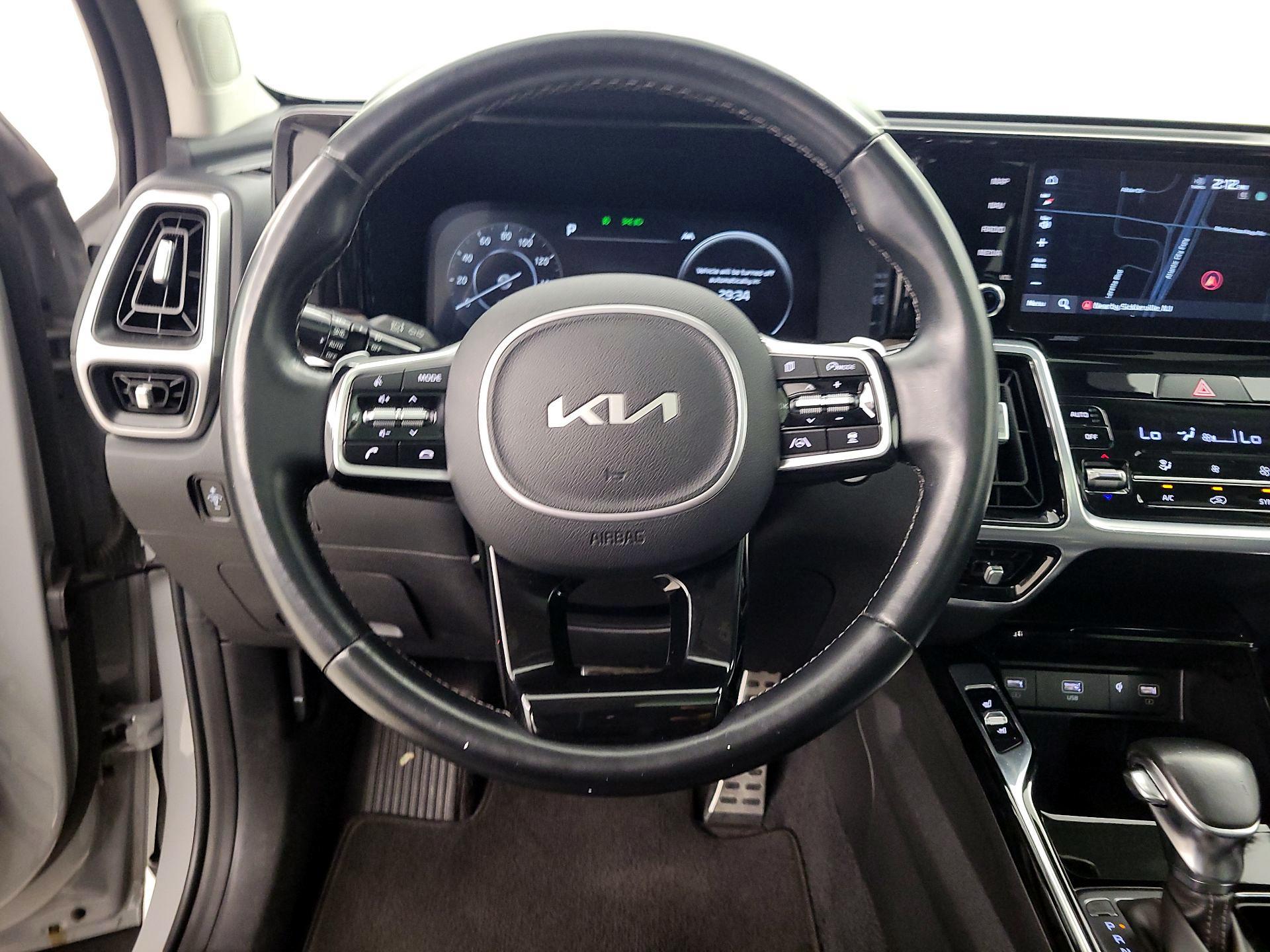 Thumbnail: 2022 Kia Sorento - 10