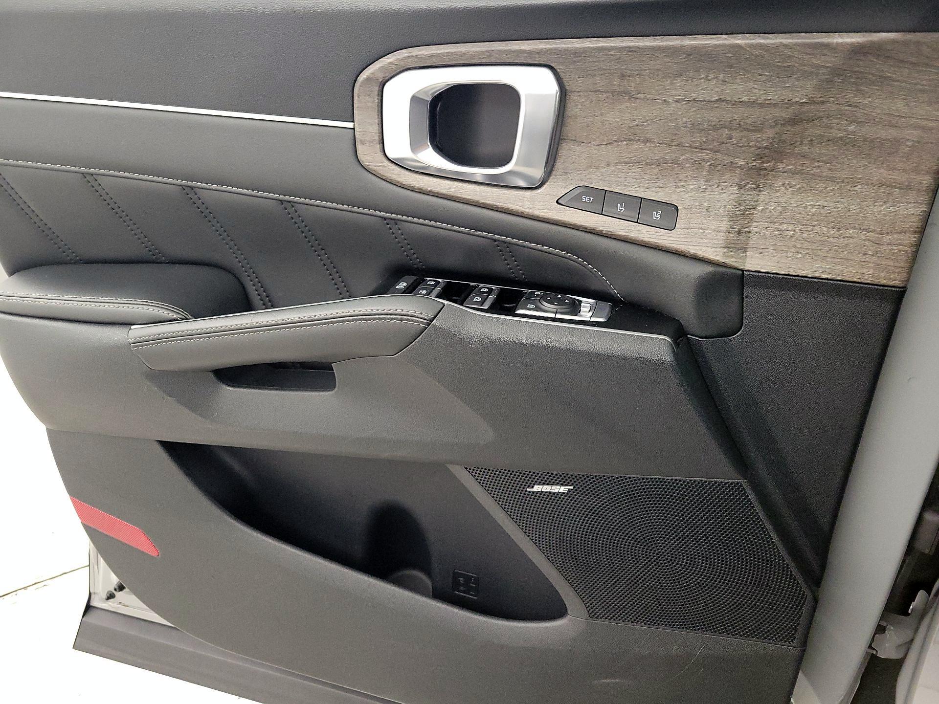 Thumbnail: 2022 Kia Sorento - 12