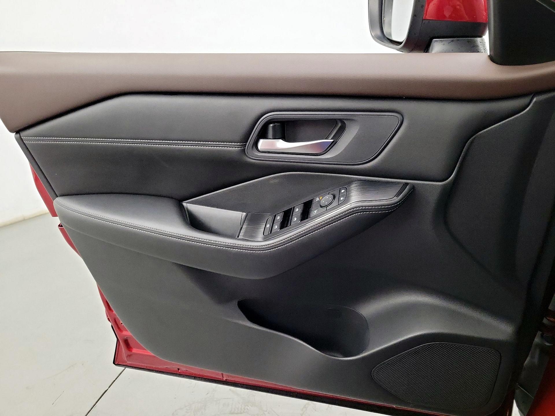 Thumbnail: 2023 Nissan Rogue - 10